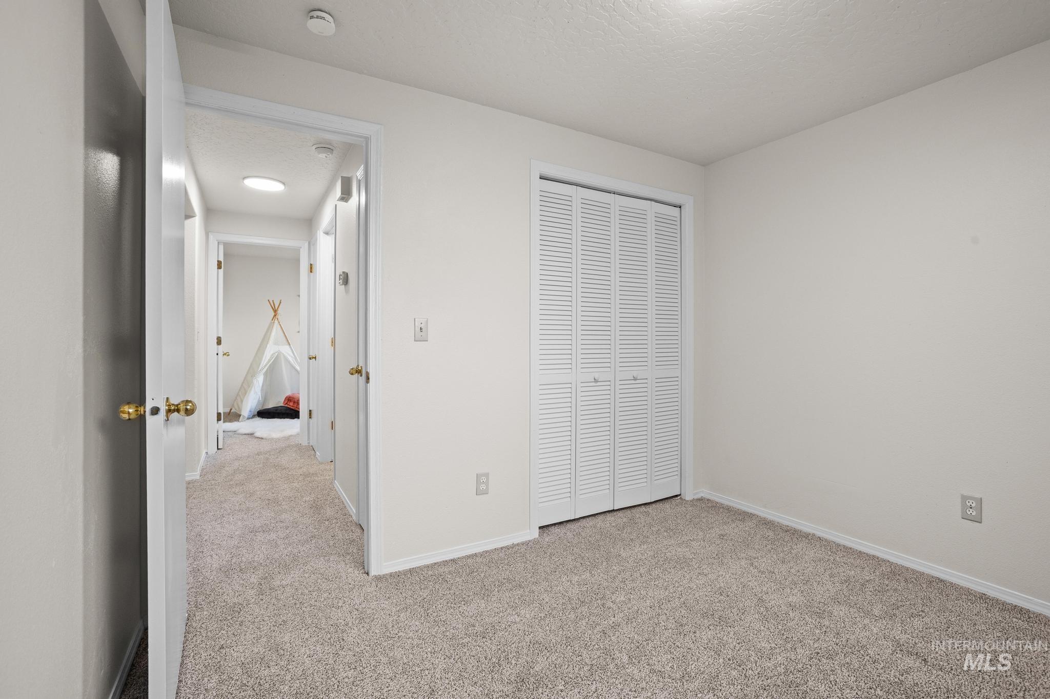 1535 E Oakridge Property Photo 32