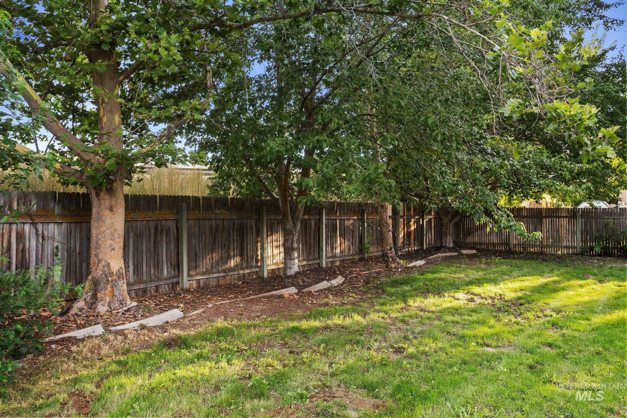 1535 E Oakridge Property Photo 36