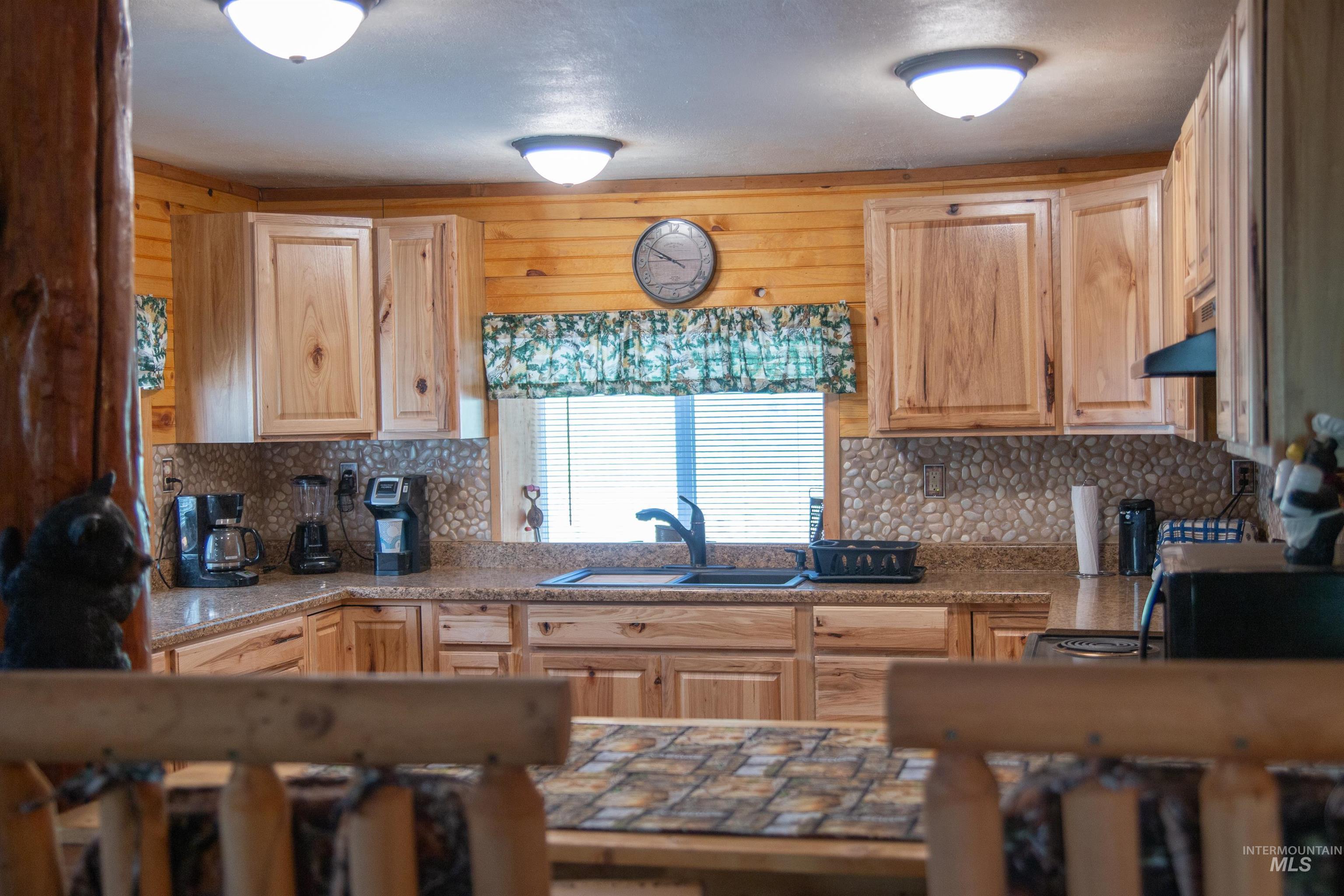 598 West Mountain Road Property Photo 11