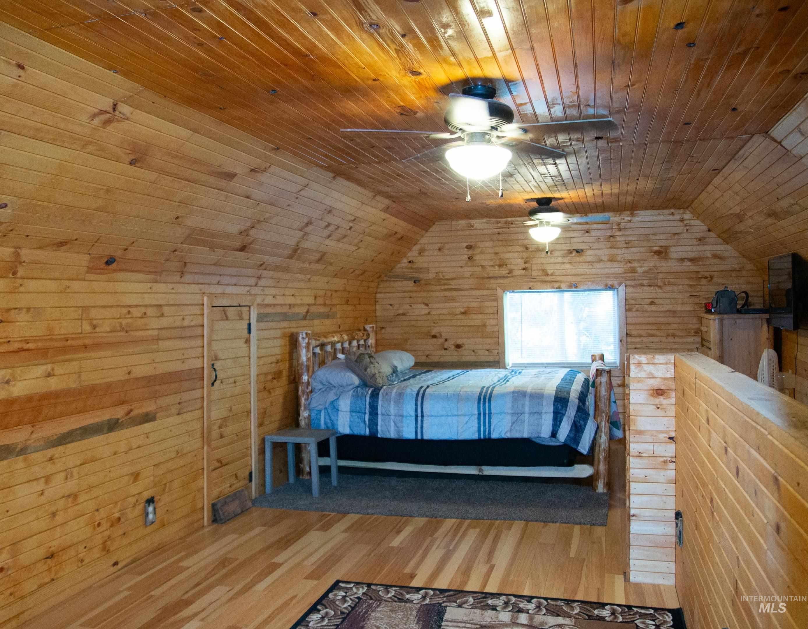 598 West Mountain Road Property Photo 15