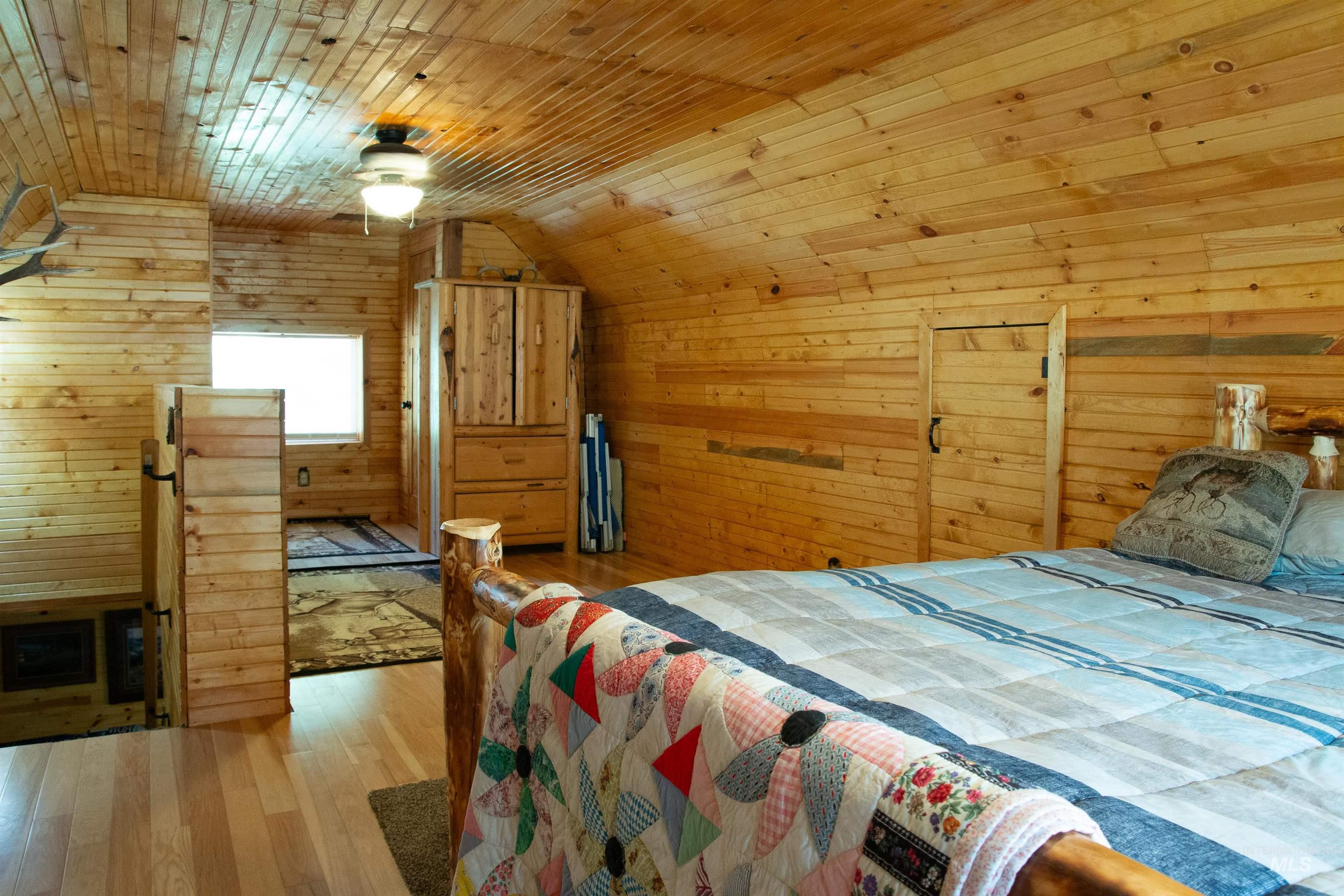 598 West Mountain Road Property Photo 18