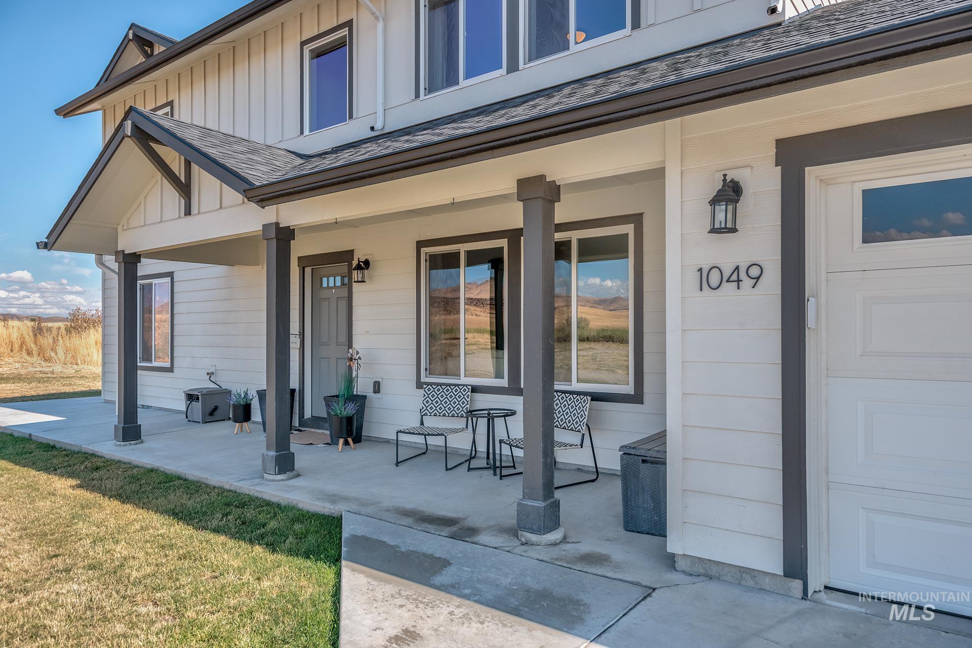 1049 Price Road Property Photo 2