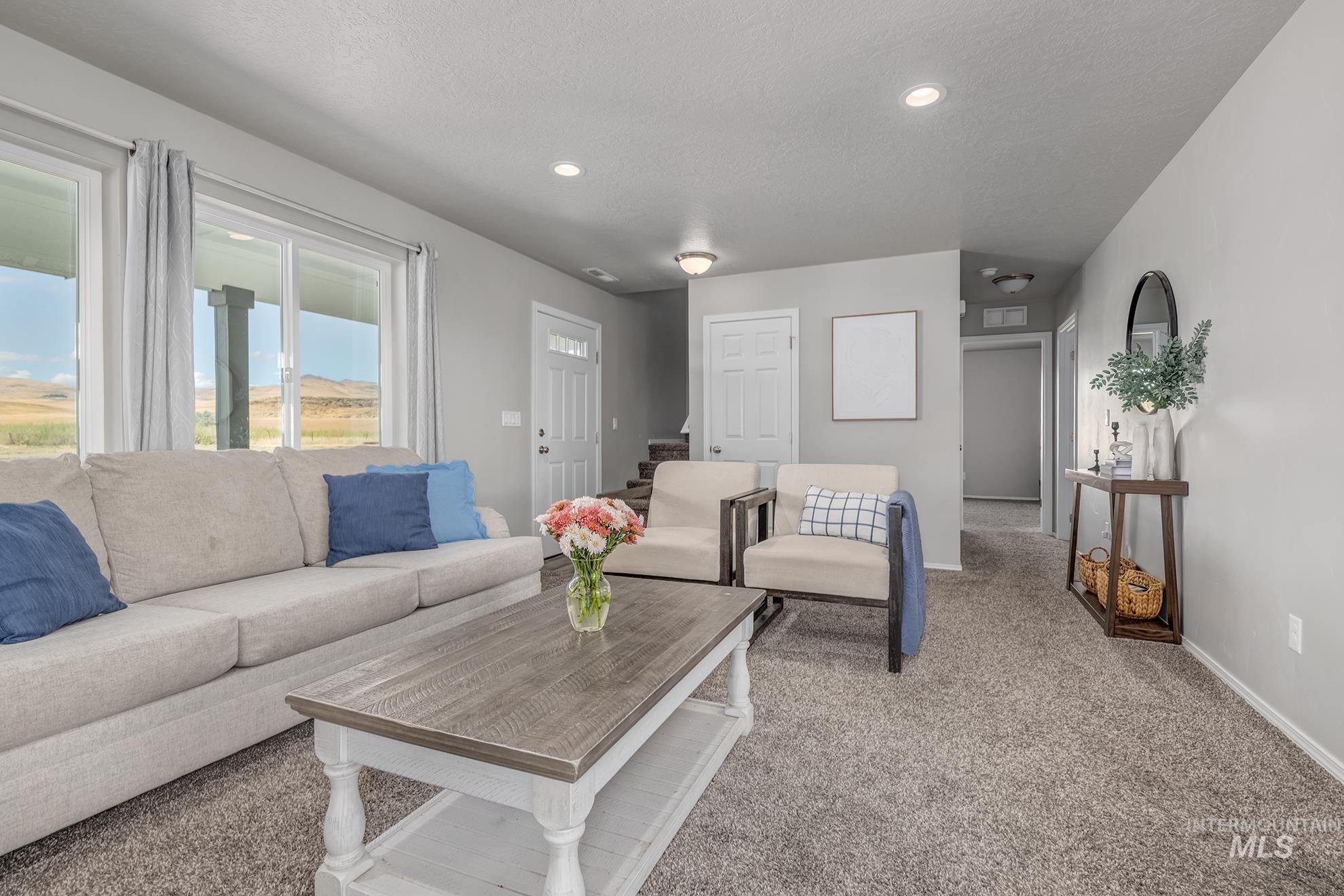 1049 Price Road Property Photo 4