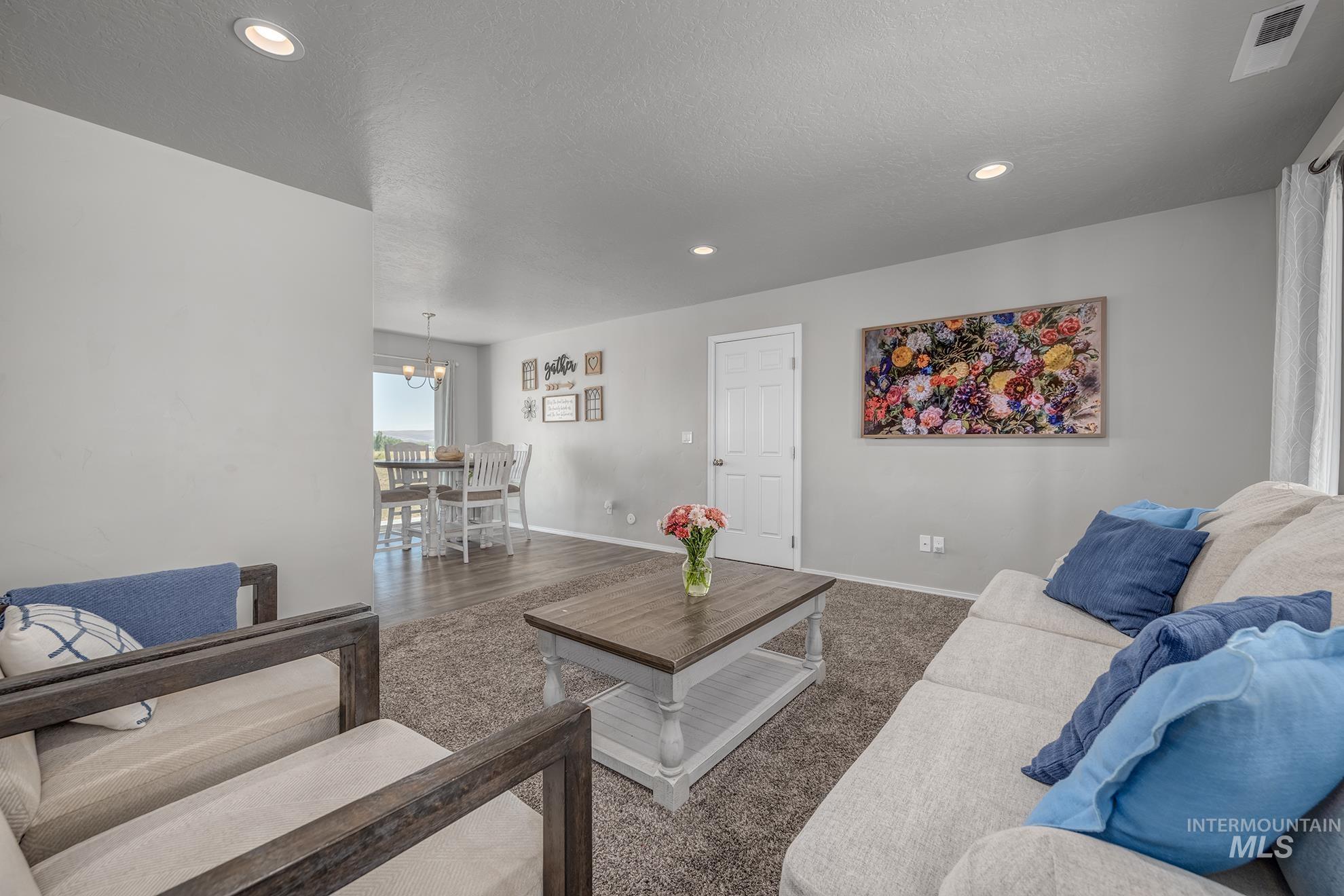 1049 Price Road Property Photo 5