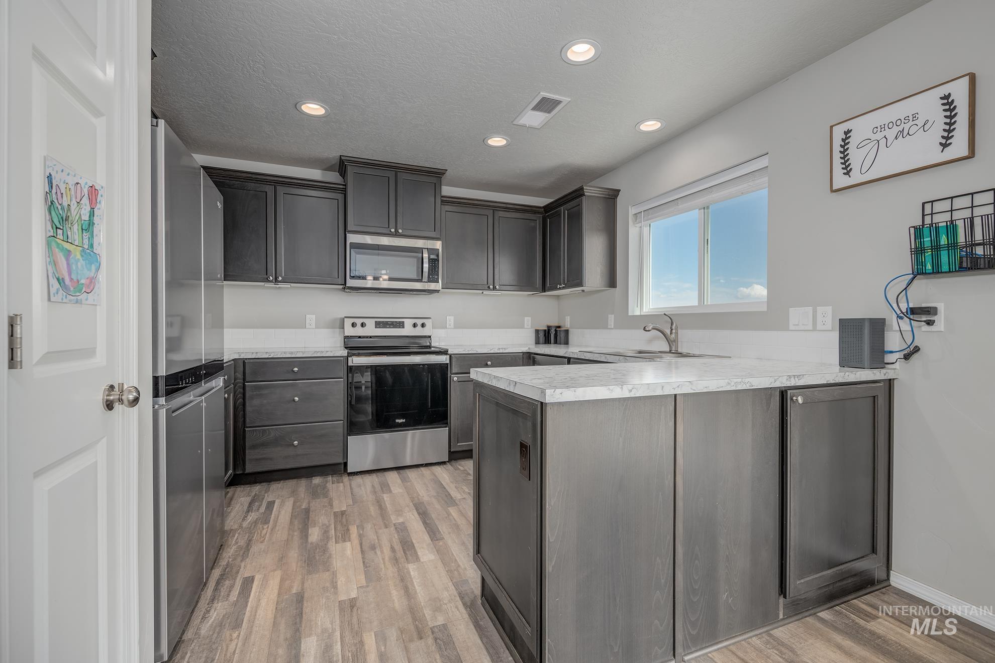 1049 Price Road Property Photo 8