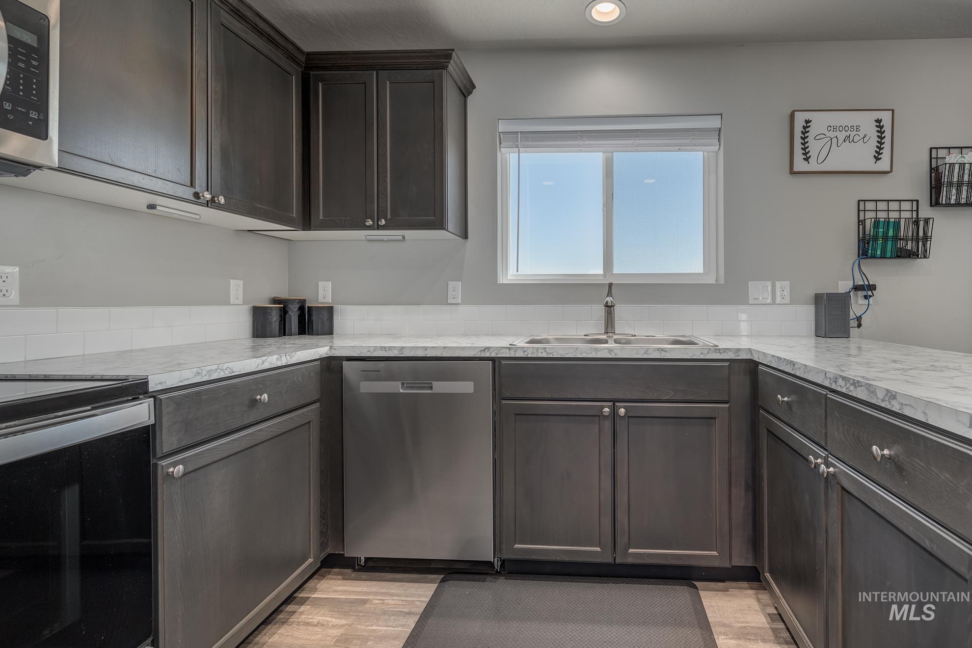 1049 Price Road Property Photo 10