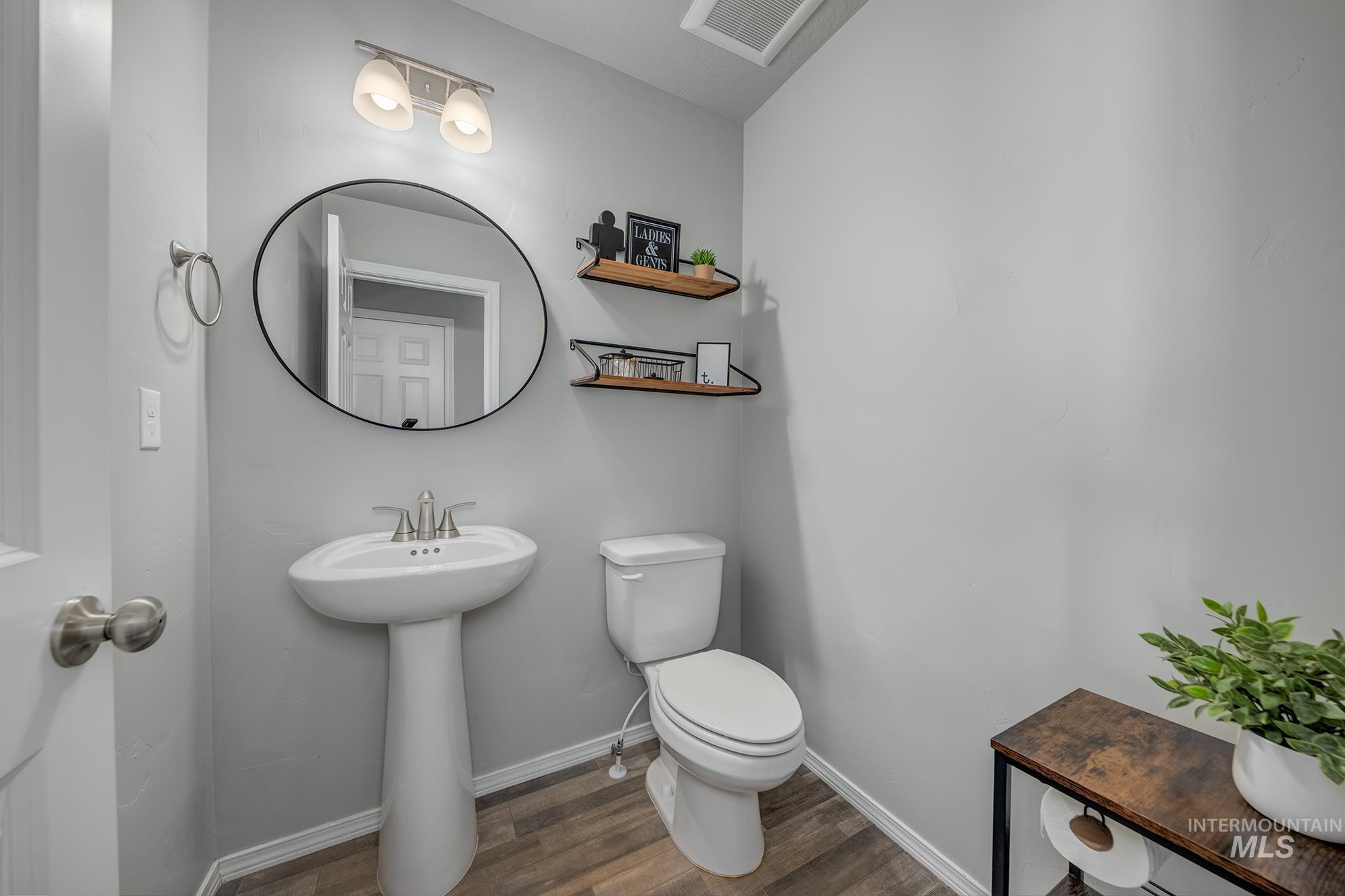 1049 Price Road Property Photo 12