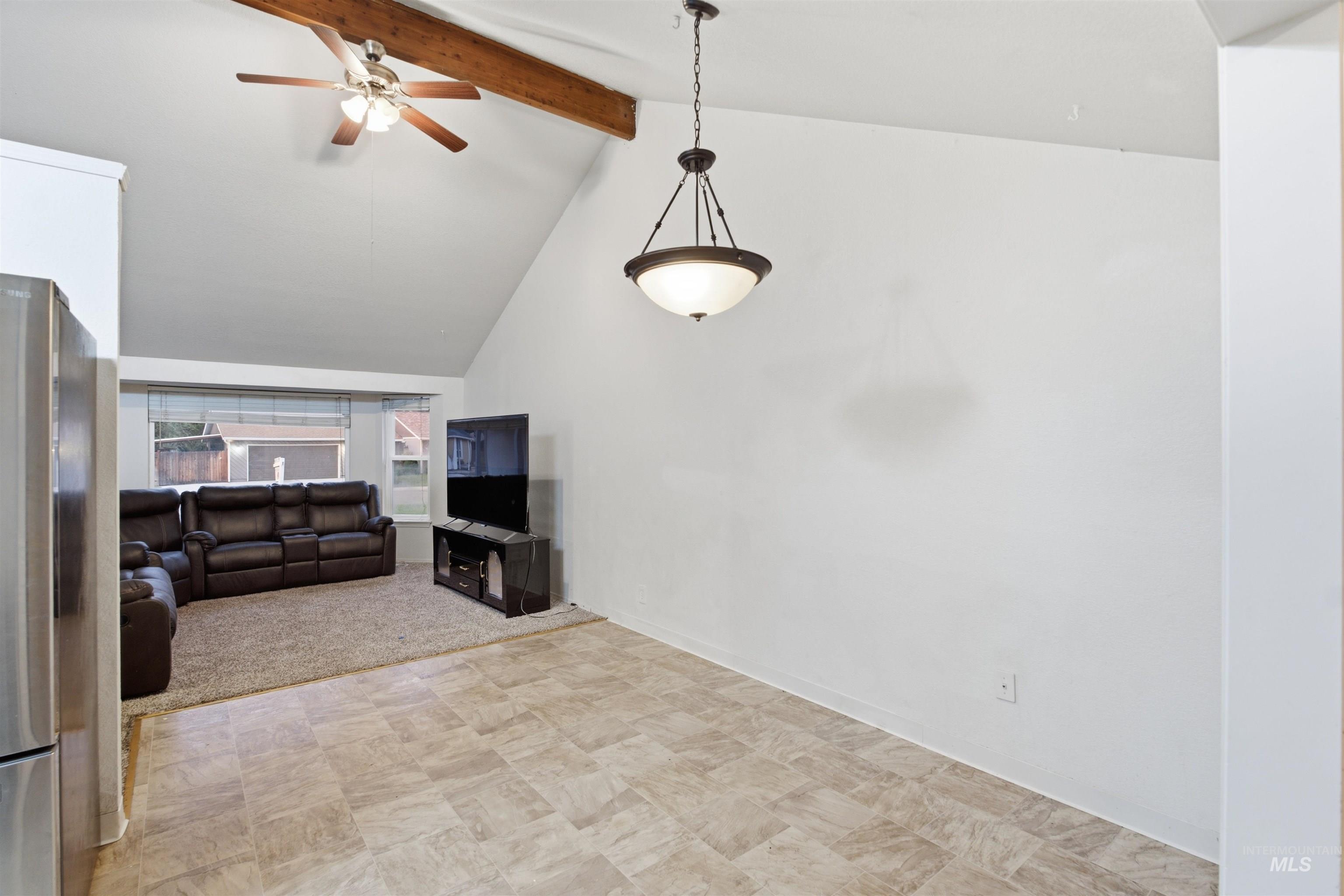 1911 W Tracy Ct Property Photo 8