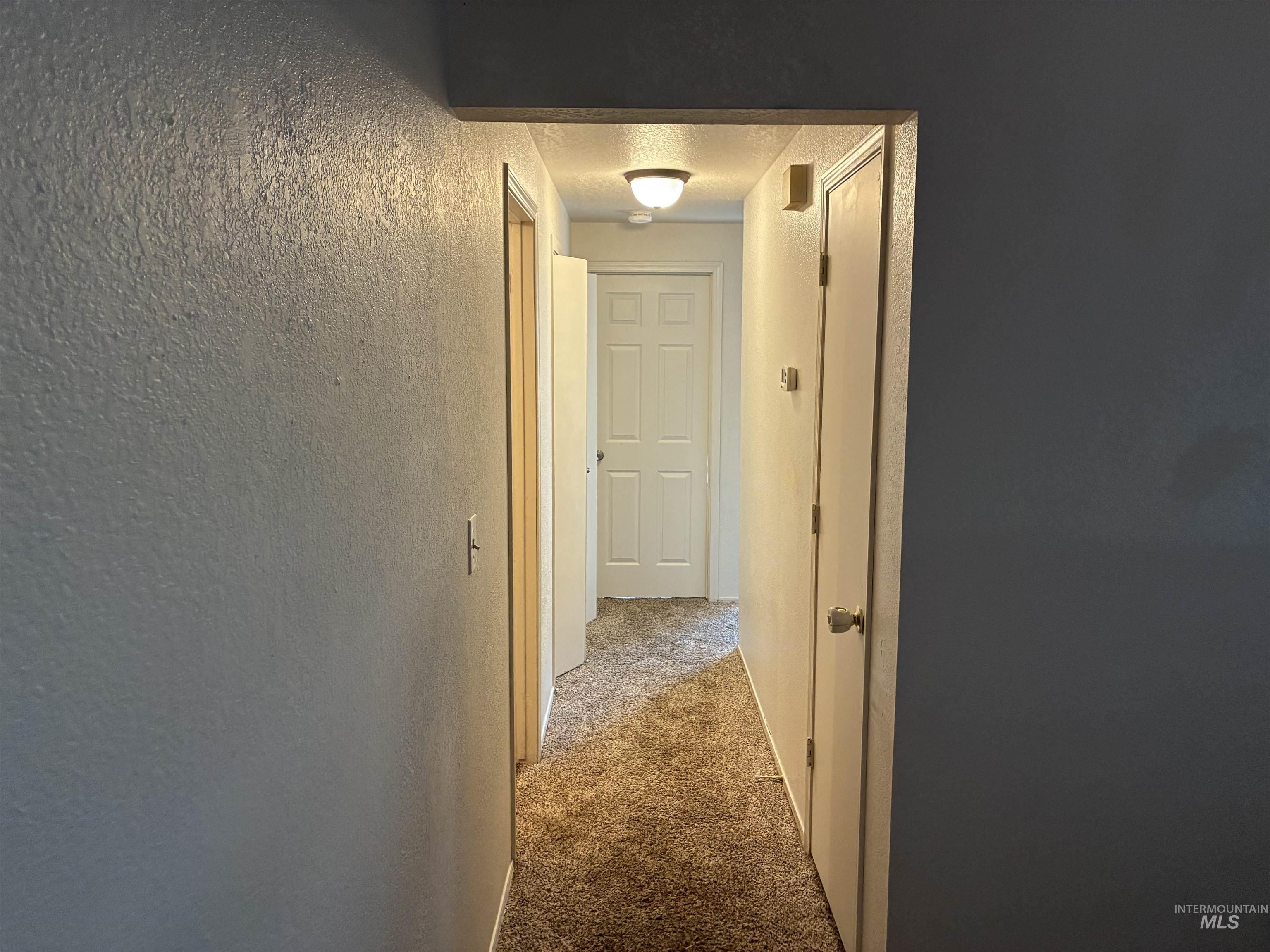 1911 W Tracy Ct Property Photo 9