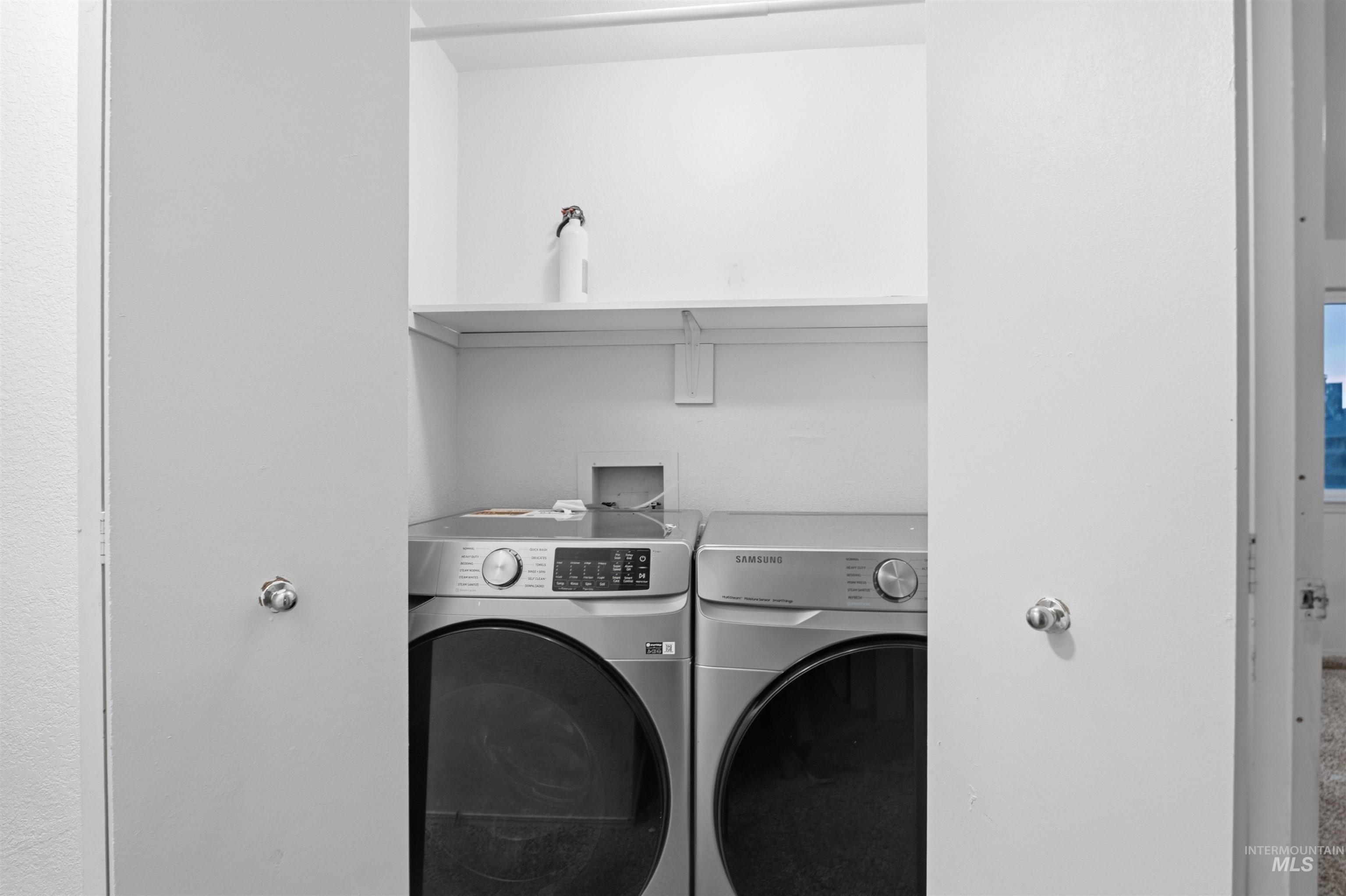 1911 W Tracy Ct Property Photo 19