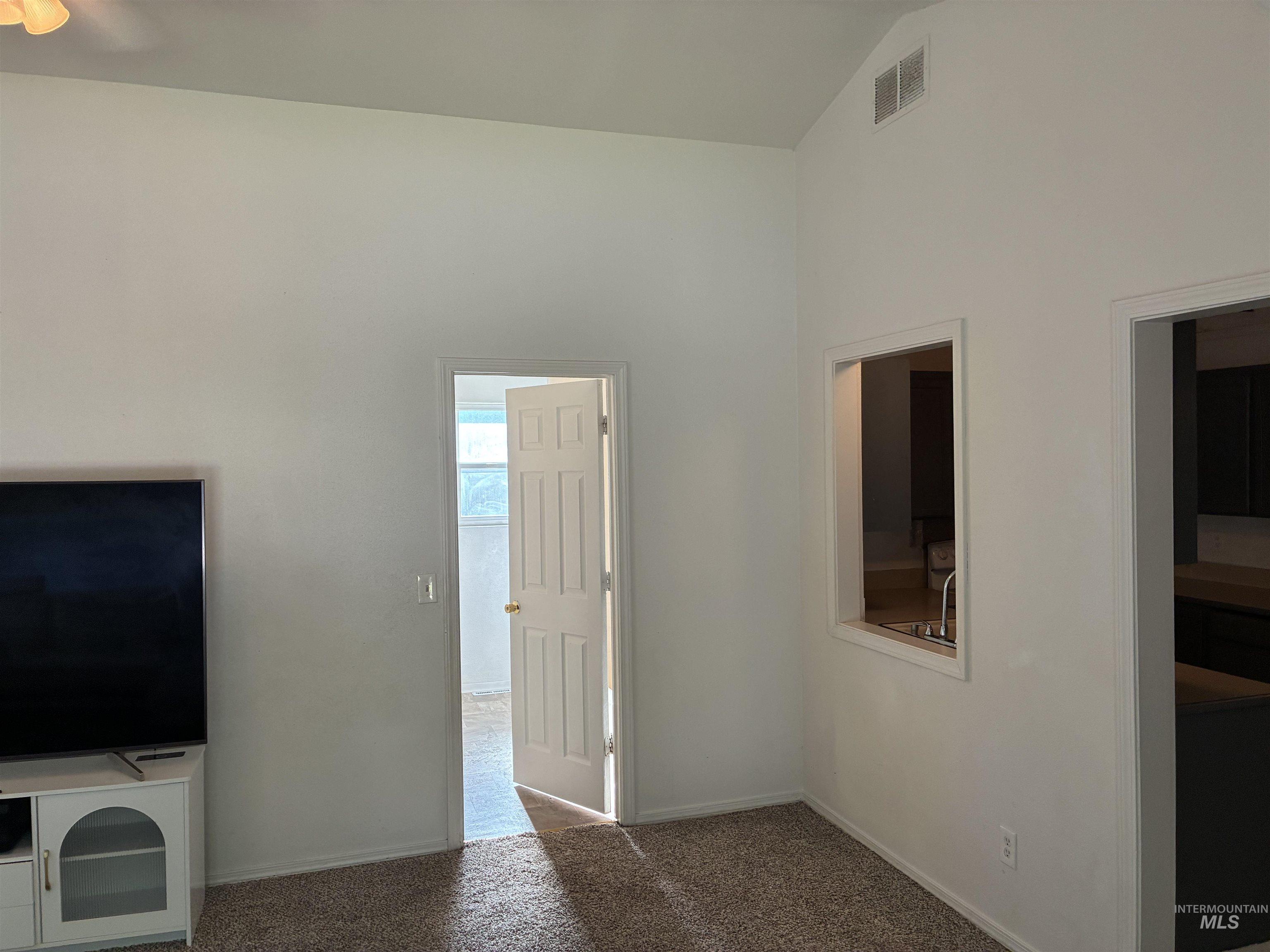 1911 W Tracy Ct Property Photo 20