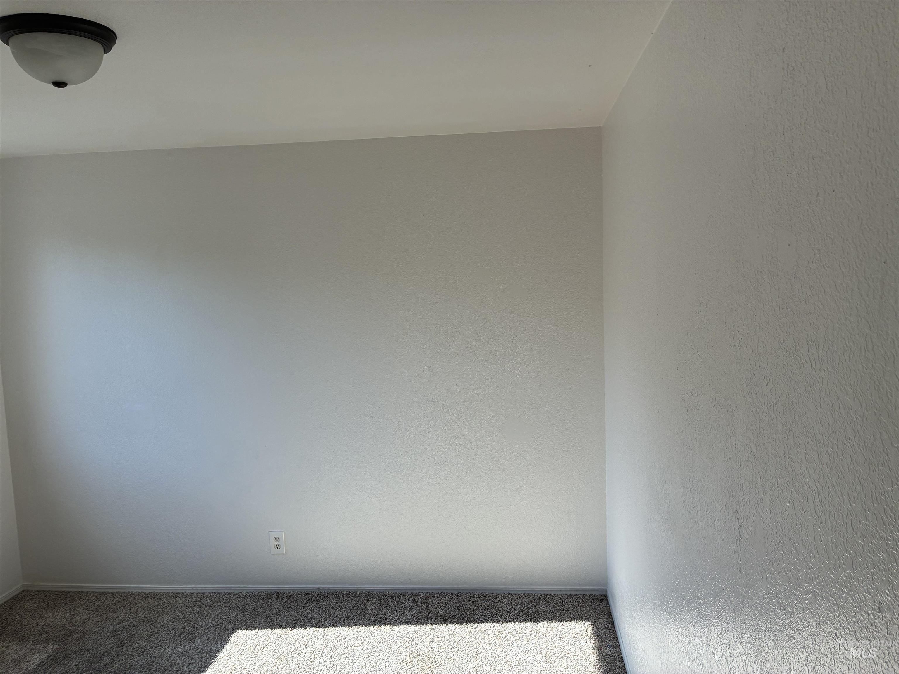 1911 W Tracy Ct Property Photo 40