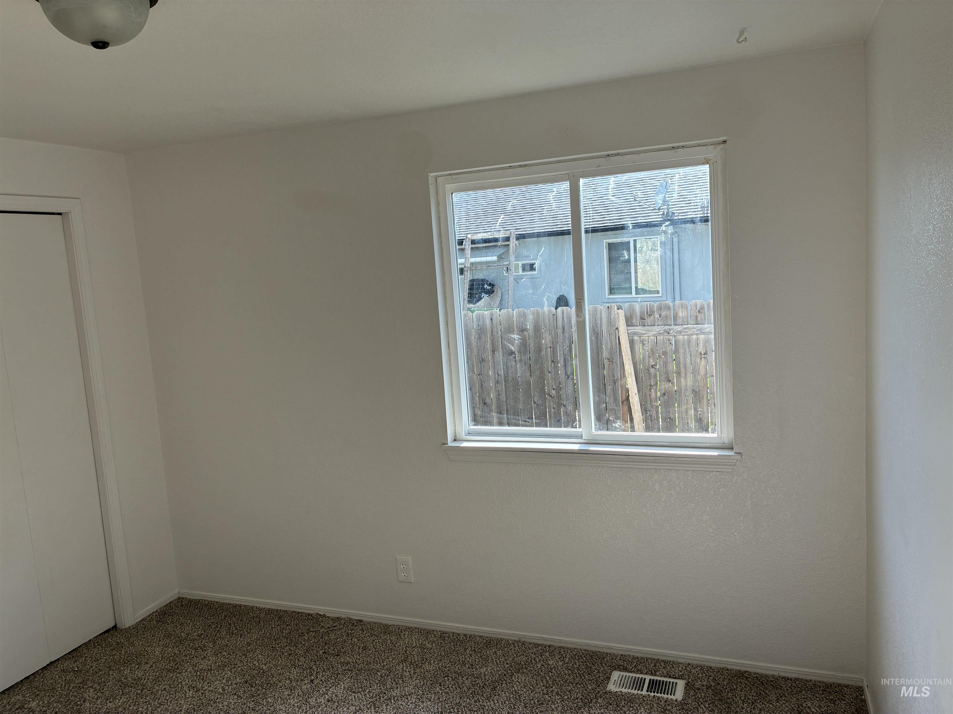 1911 W Tracy Ct Property Photo 41