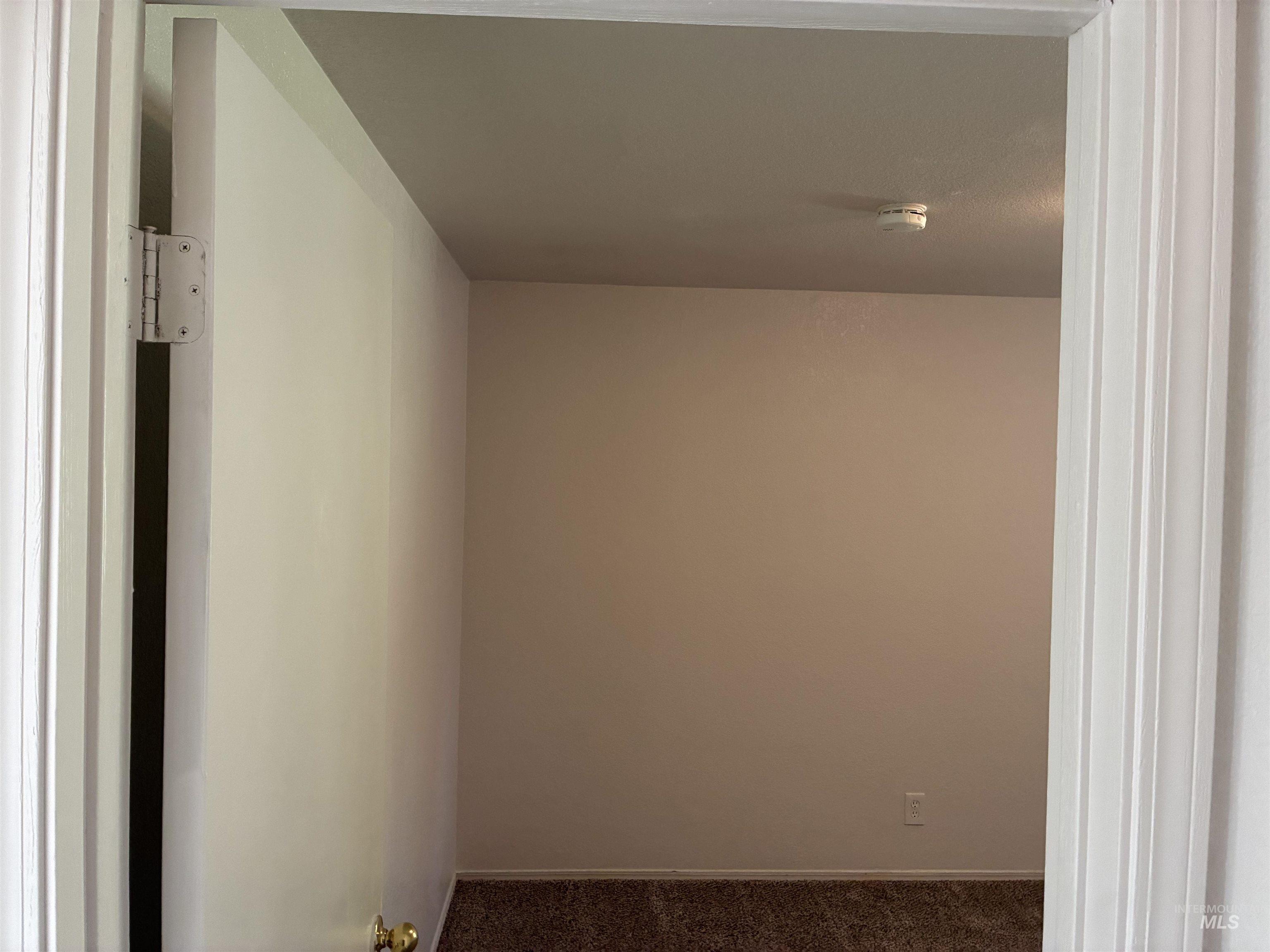 1911 W Tracy Ct Property Photo 43