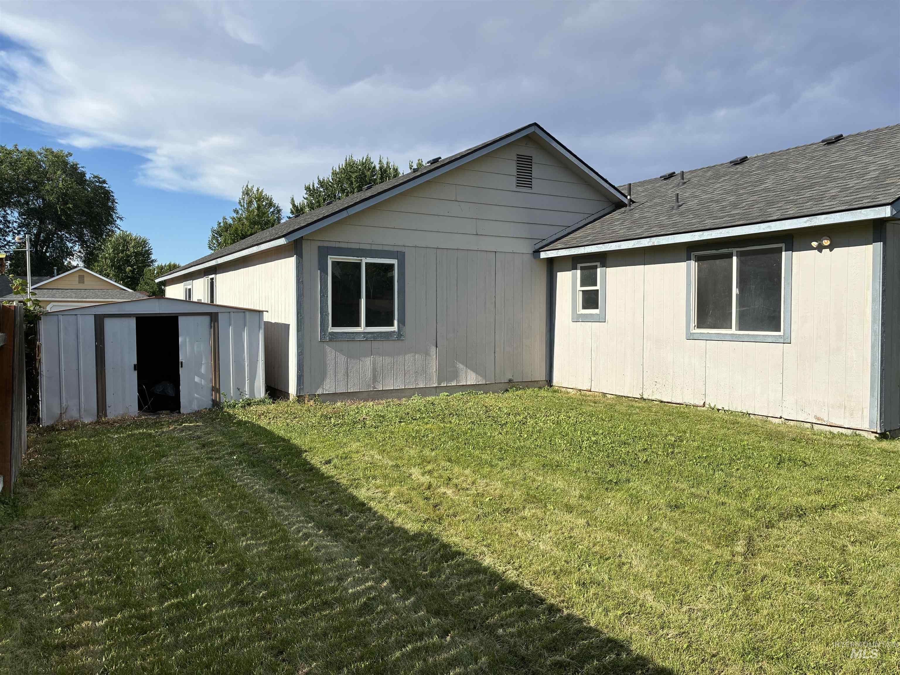 1911 W Tracy Ct Property Photo 49