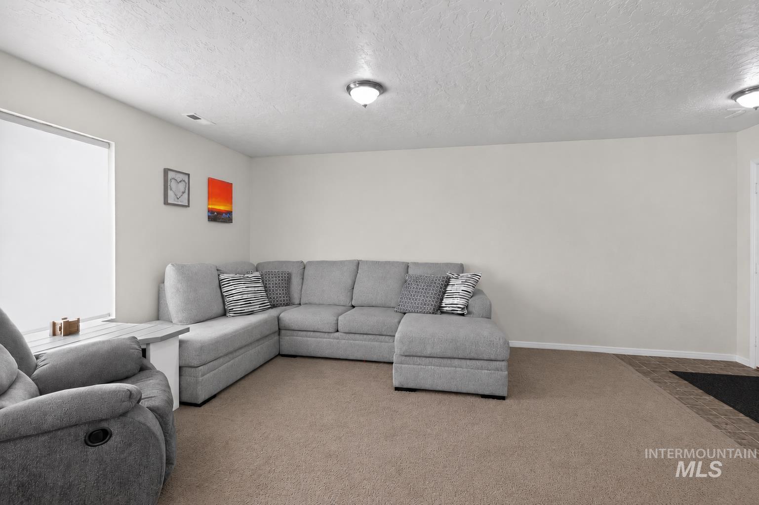 13581 Orlando St Property Photo 4