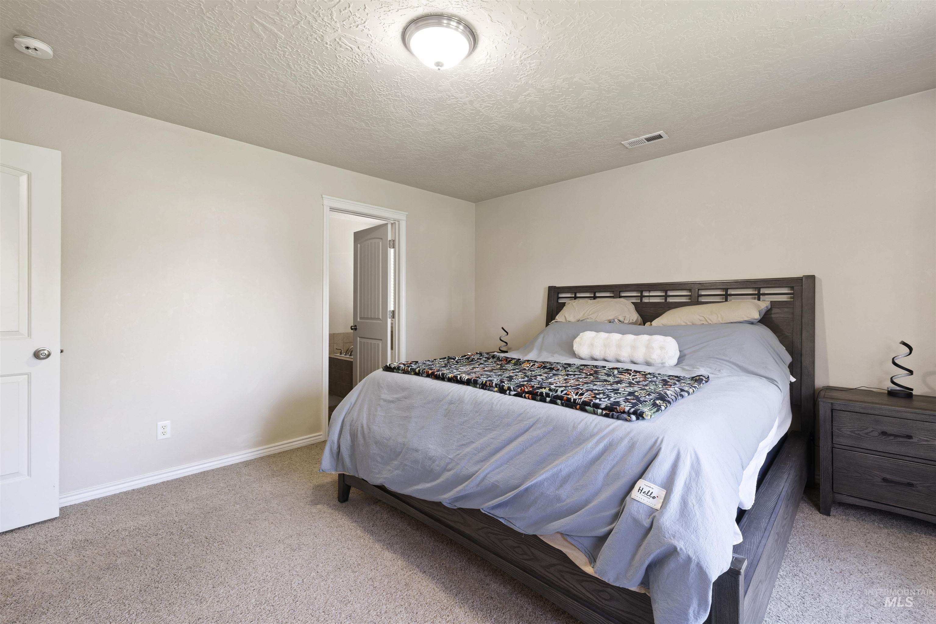 4844 N Schubert Ave. Property Photo 14