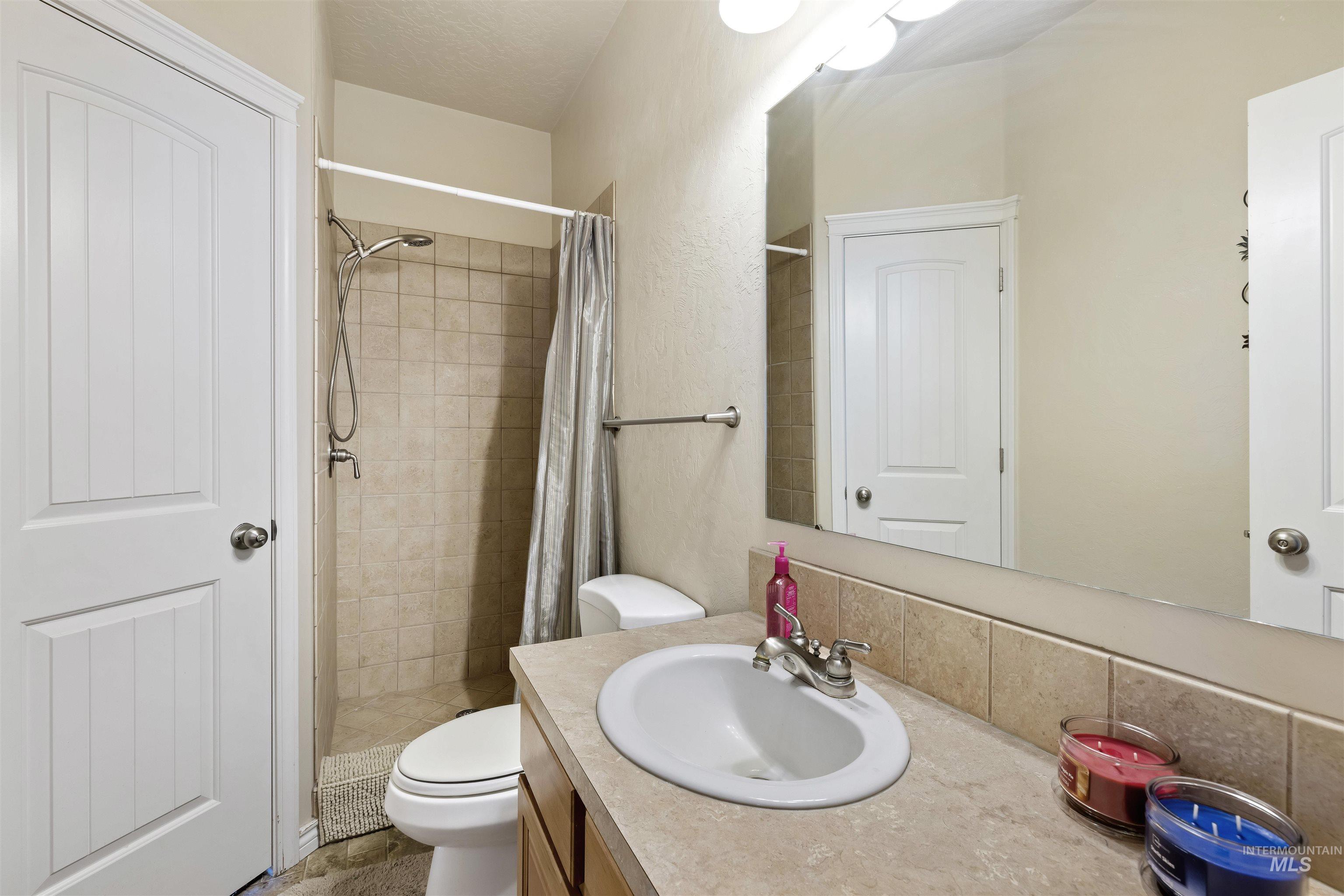 4844 N Schubert Ave. Property Photo 22