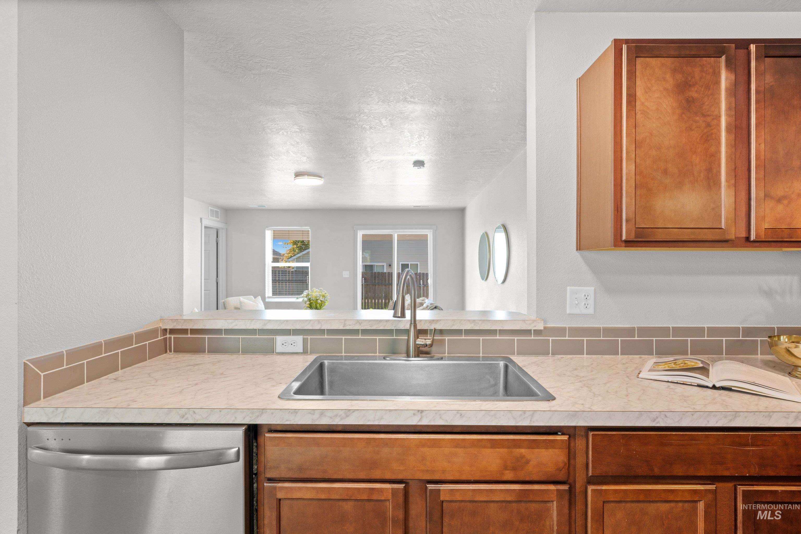 12585 Trinidad St. Property Photo 11