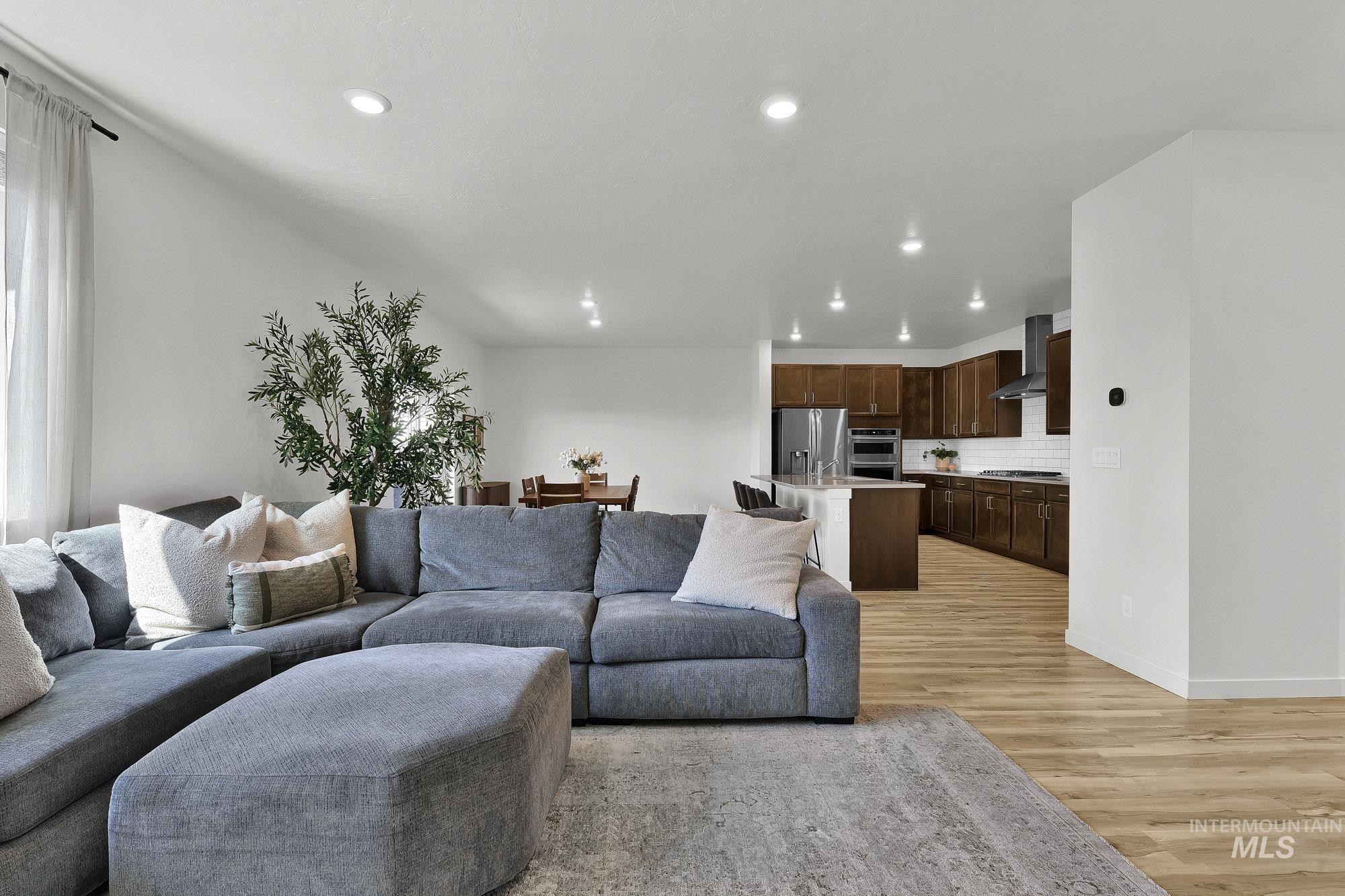 717 Lyra St Property Photo 10