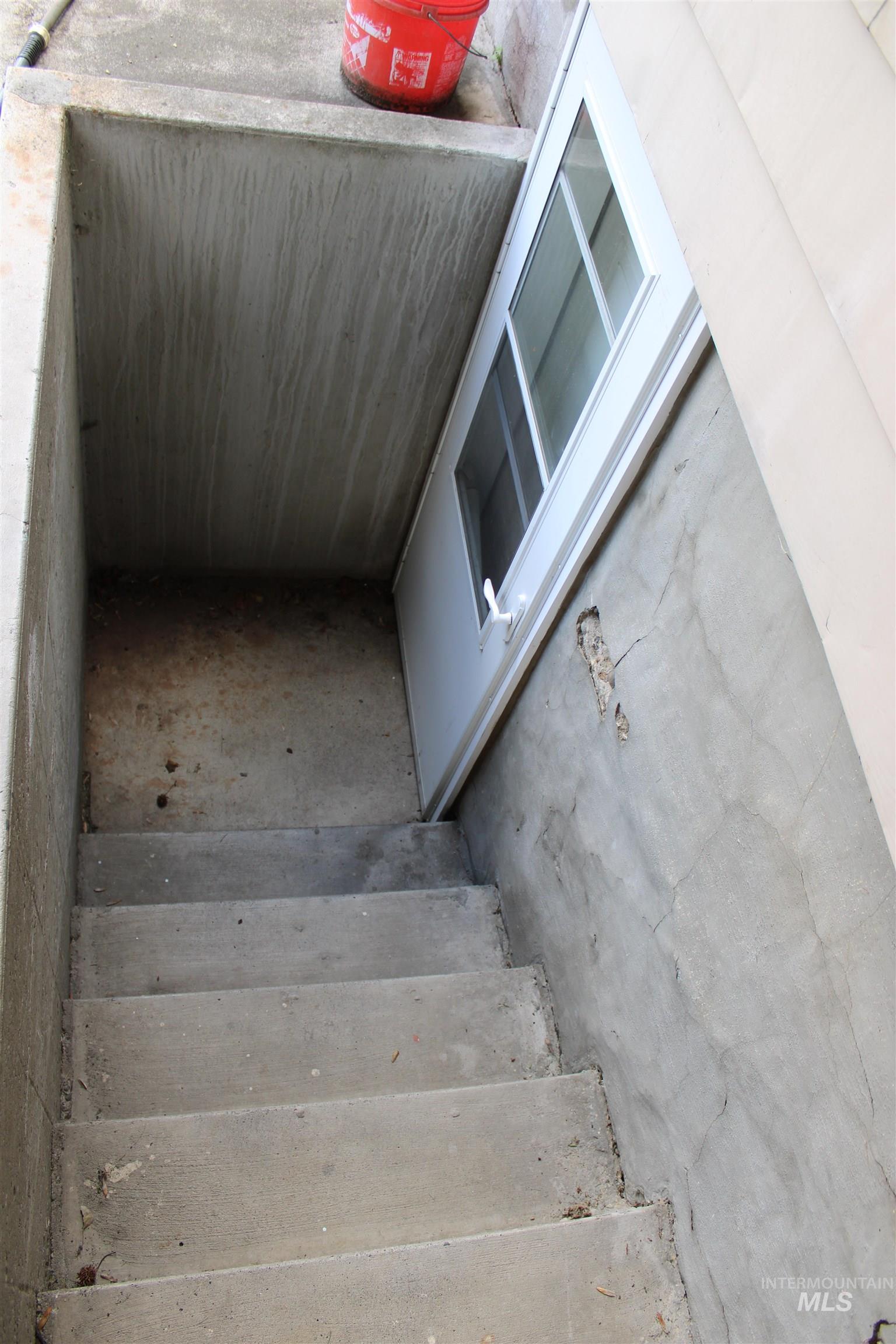 1305 12th Ave Property Photo 5