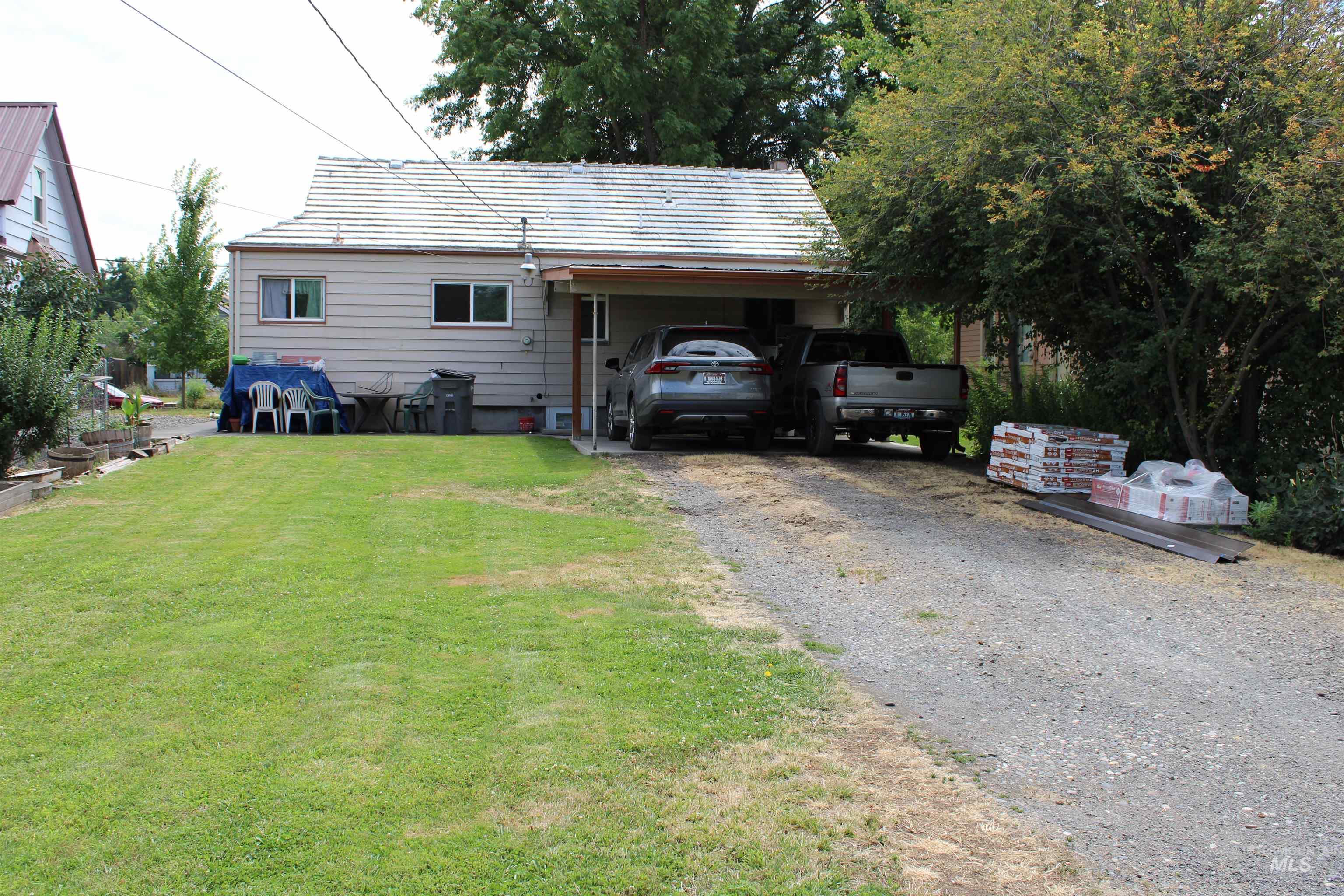 1305 12th Ave Property Photo 7