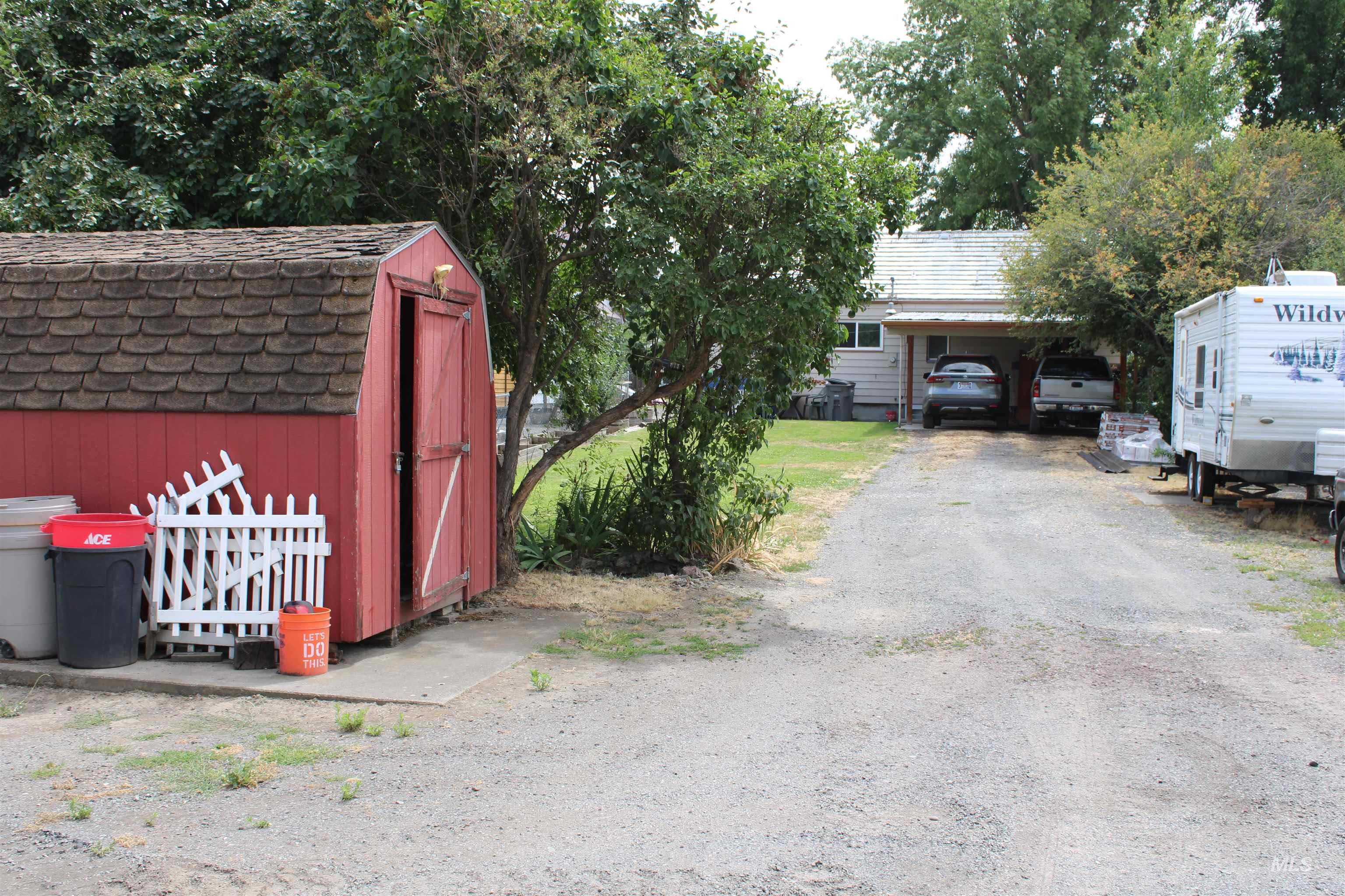 1305 12th Ave Property Photo 8