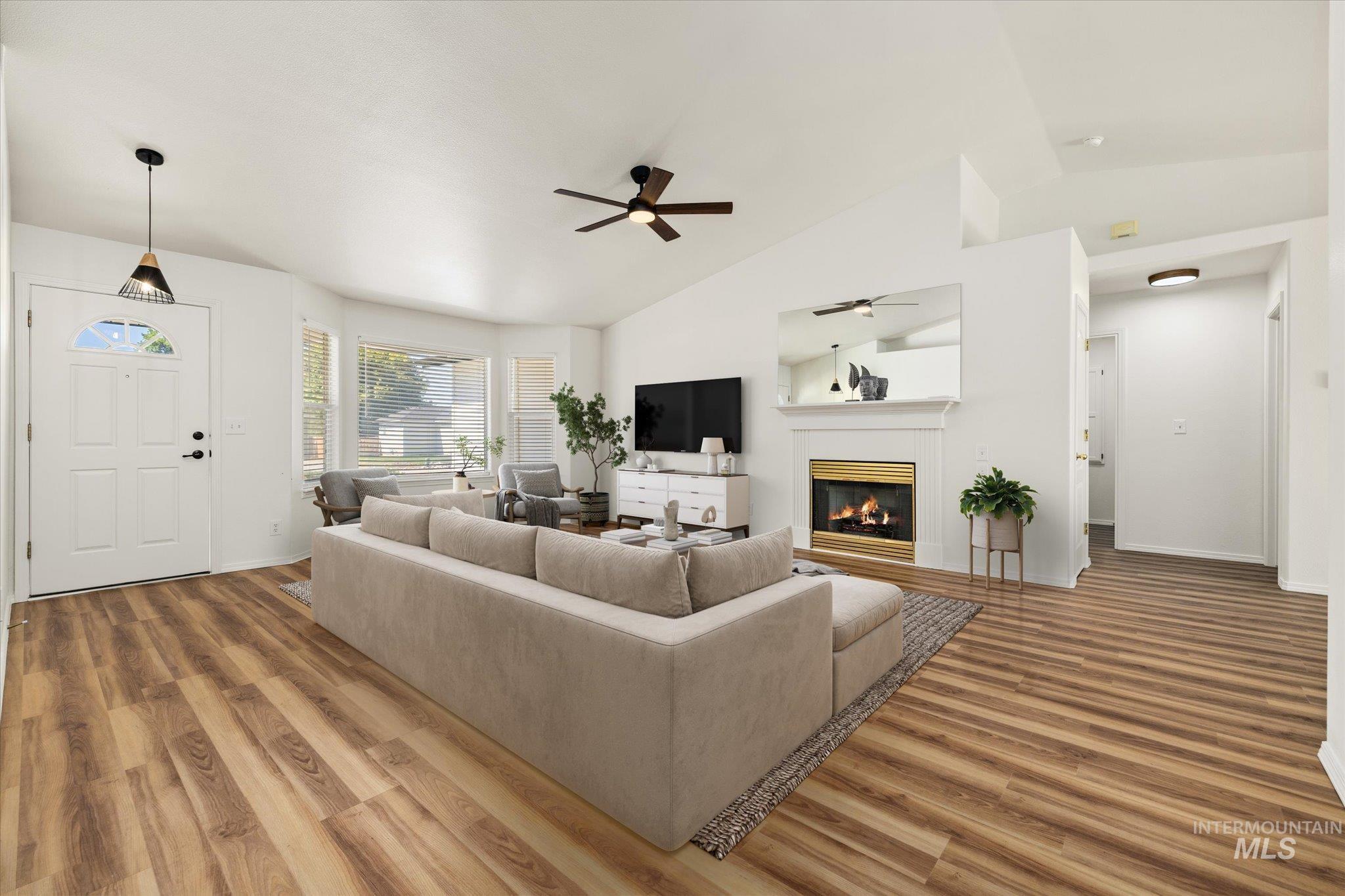 616 7th Property Photo 4