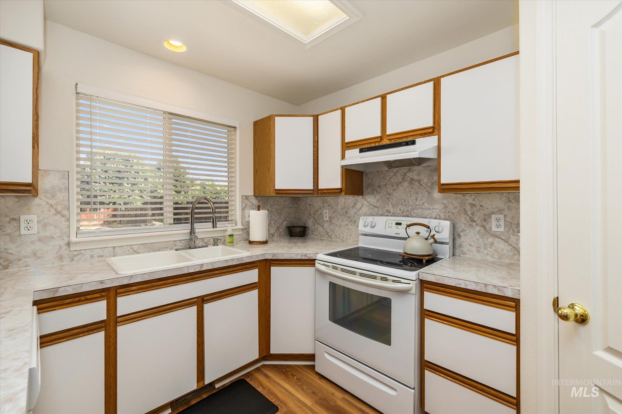 616 7th Property Photo 11