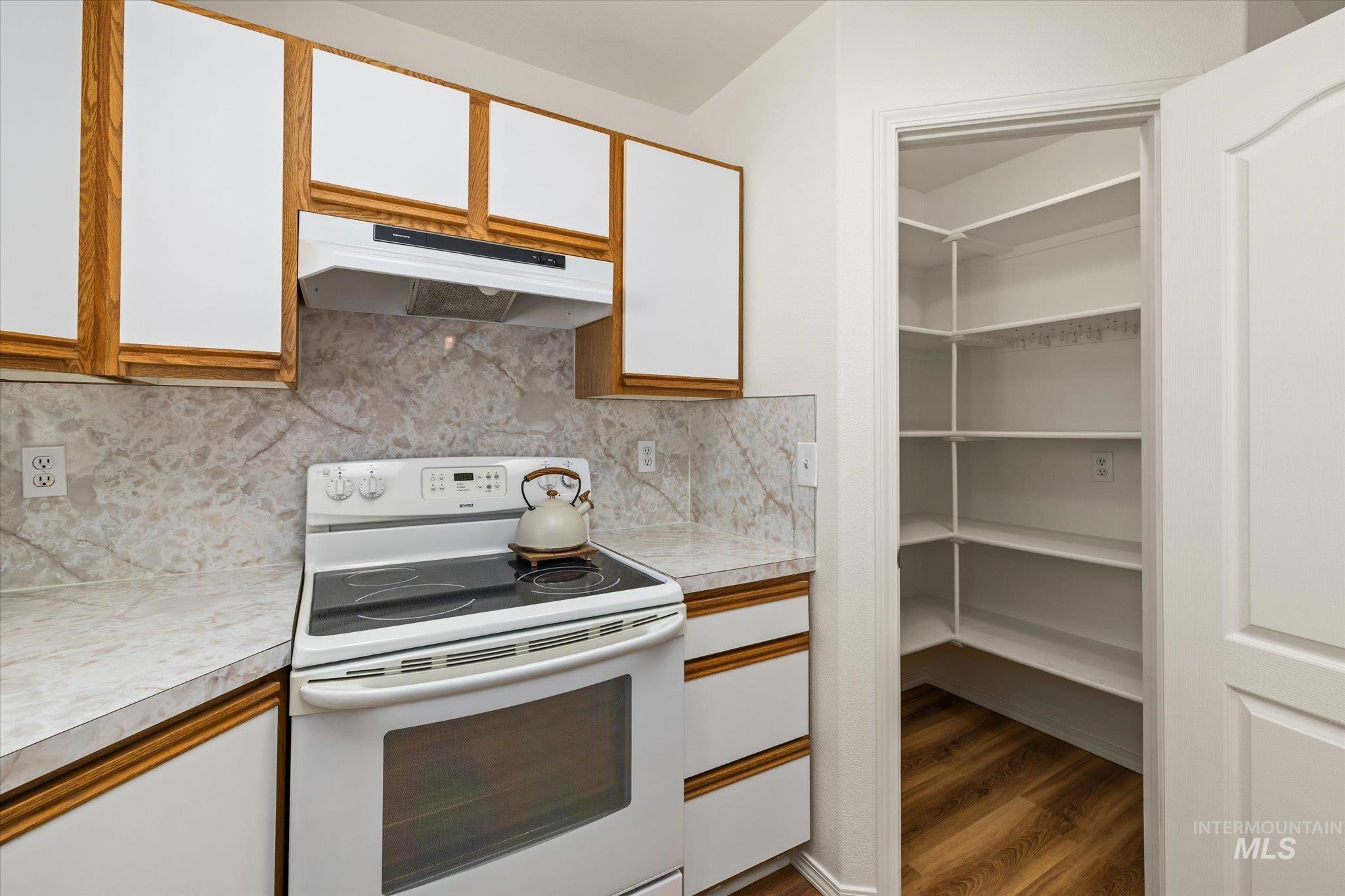 616 7th Property Photo 12