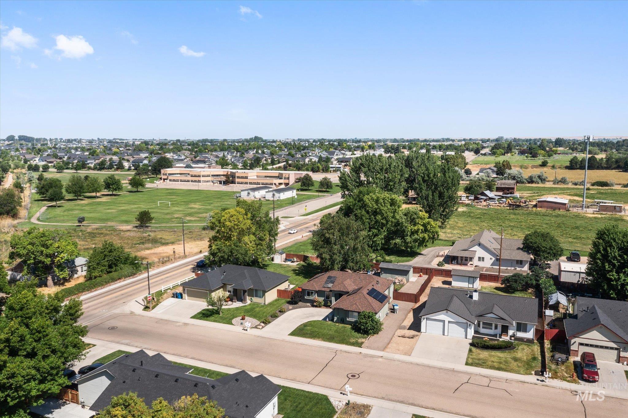 616 7th Property Photo 40