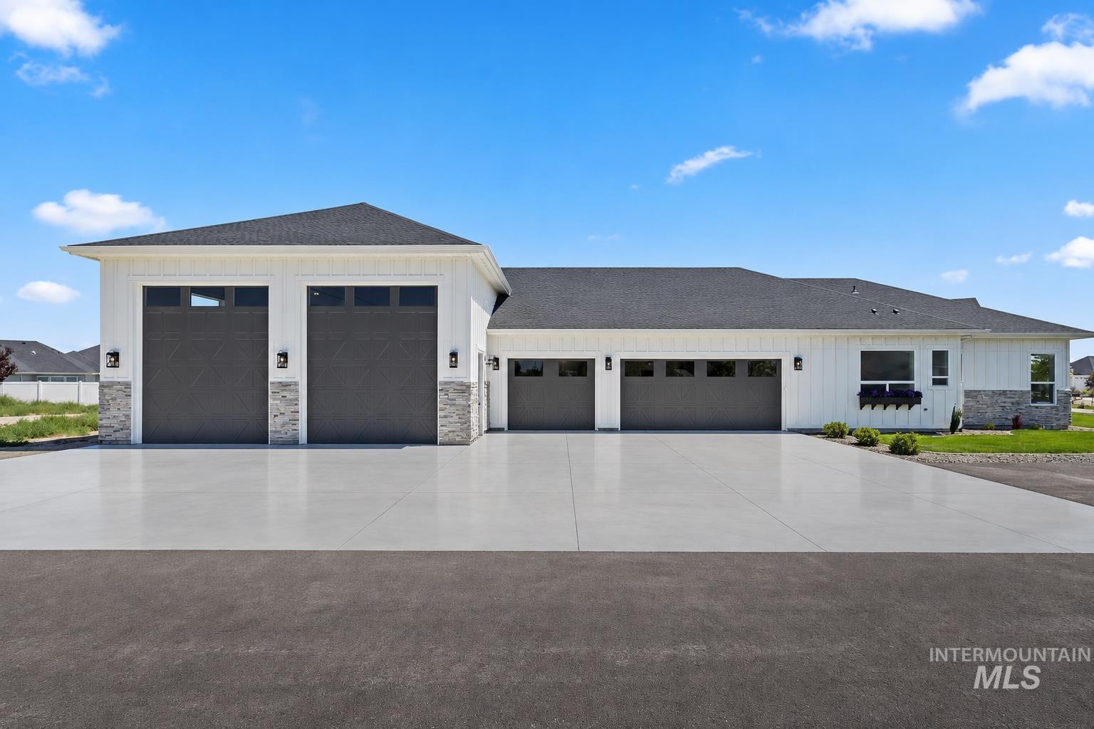 16876 Spring Meadow Dr Property Photo 43