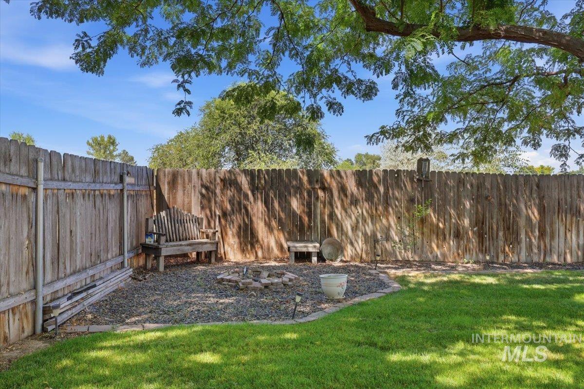 2505 S Bluegrass Dr Property Photo 36