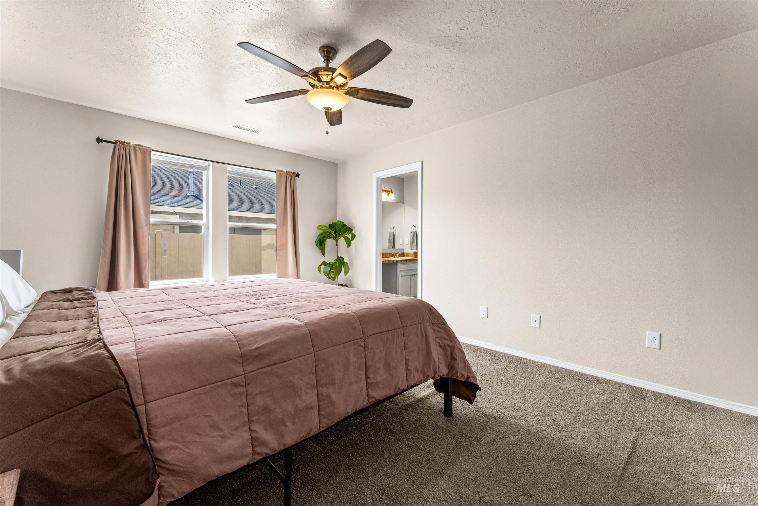 919 N Crownhaven Way Property Photo 16