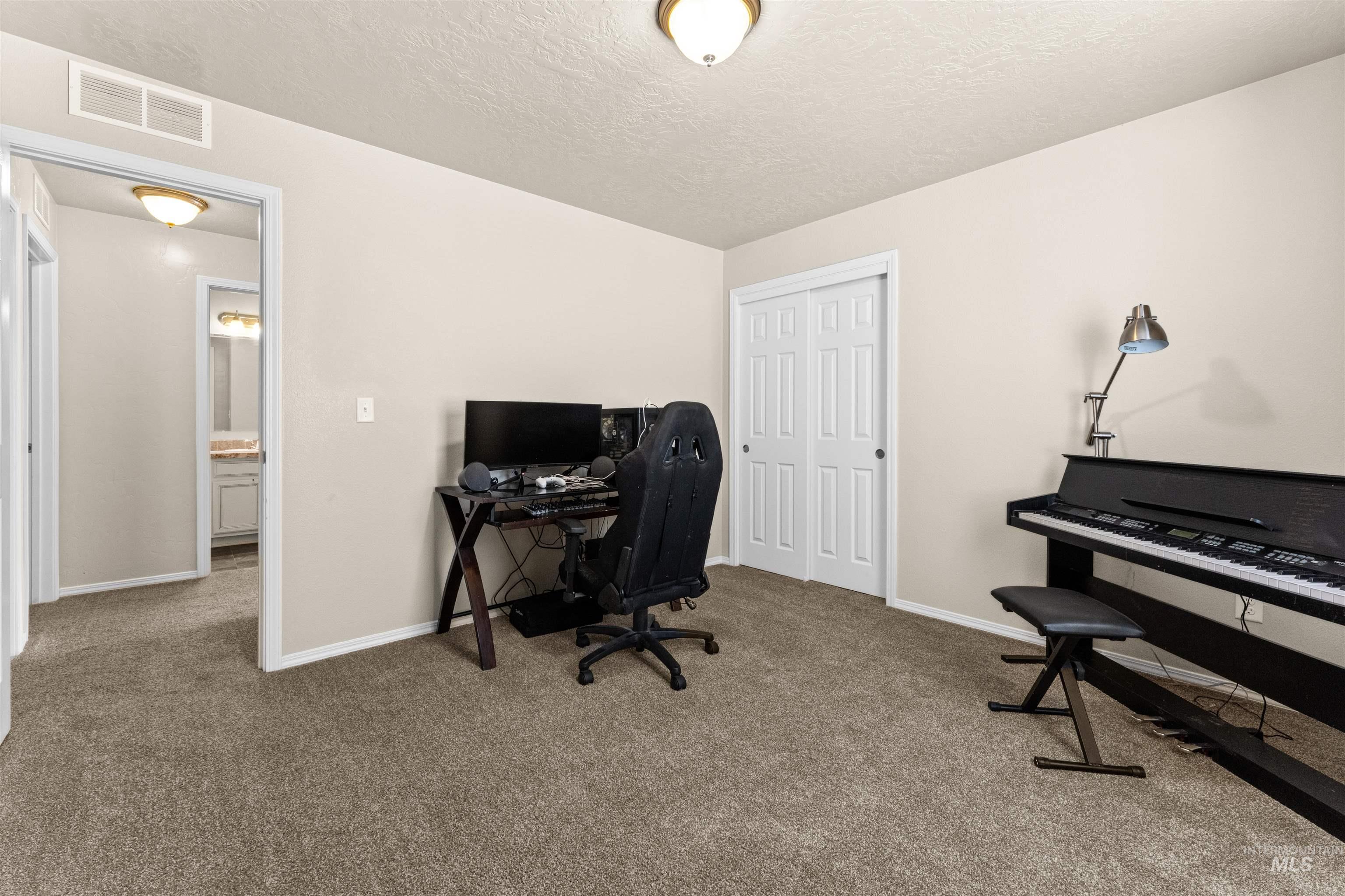 919 N Crownhaven Way Property Photo 24