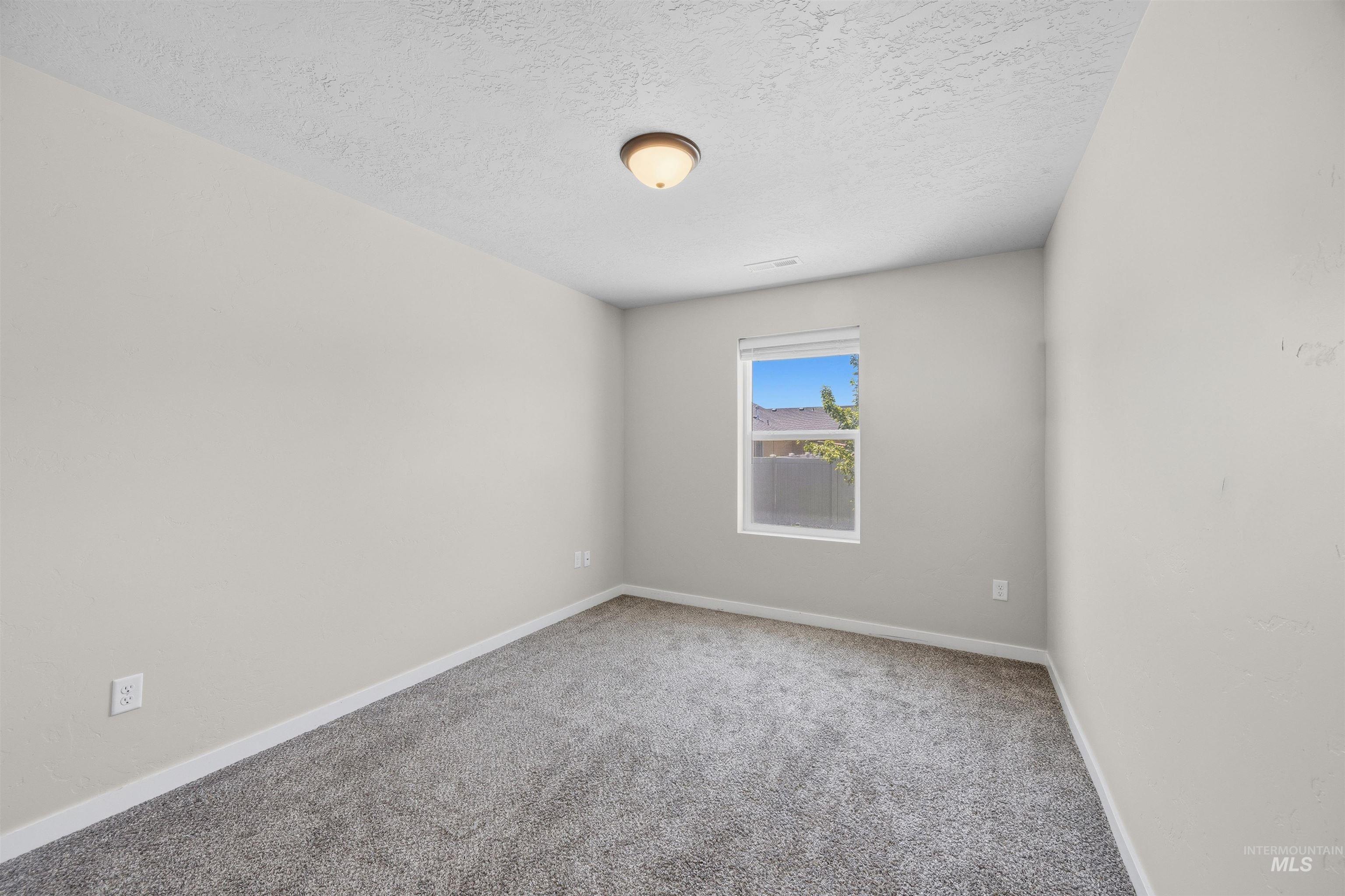 2327 N Destiny Ave Property Photo 17
