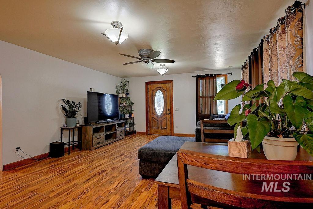 529 7th Ave W Property Photo 5