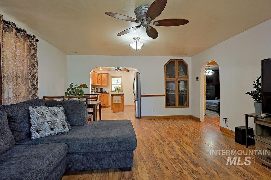 529 7th Ave W Property Photo 6