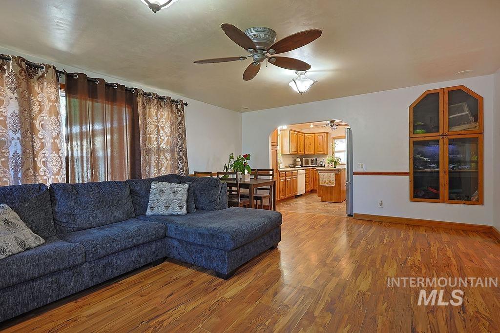 529 7th Ave W Property Photo 7