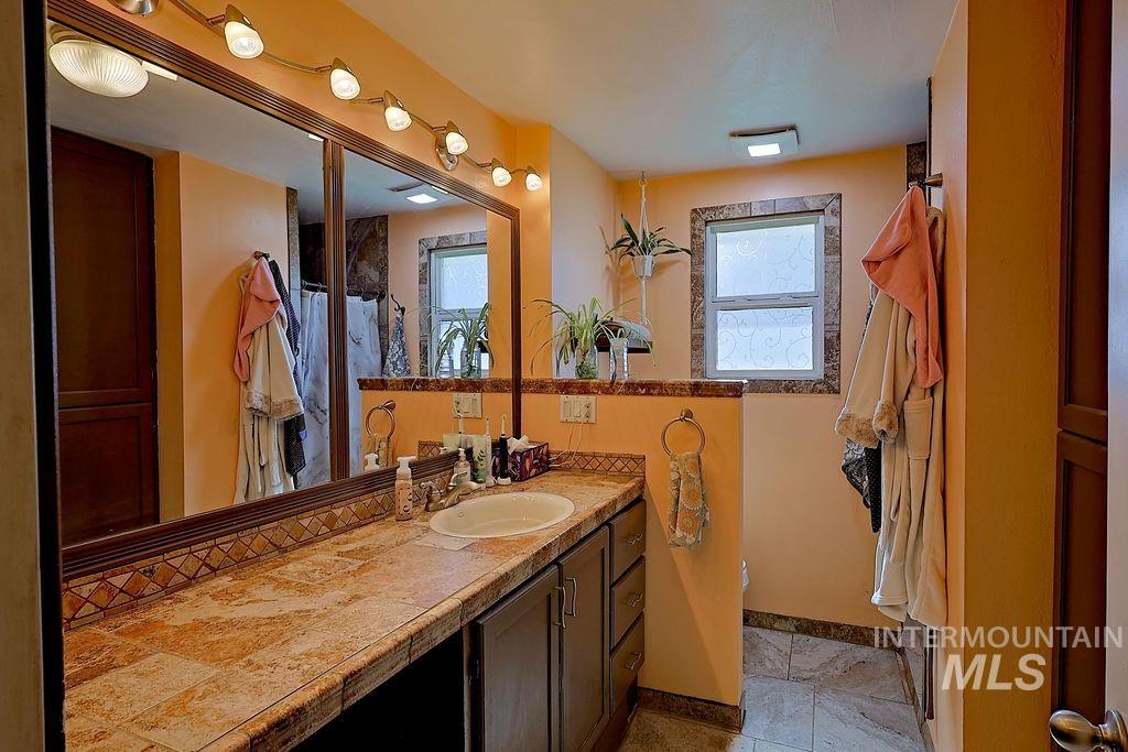 529 7th Ave W Property Photo 14