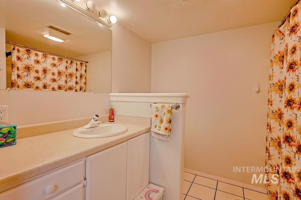529 7th Ave W Property Photo 15