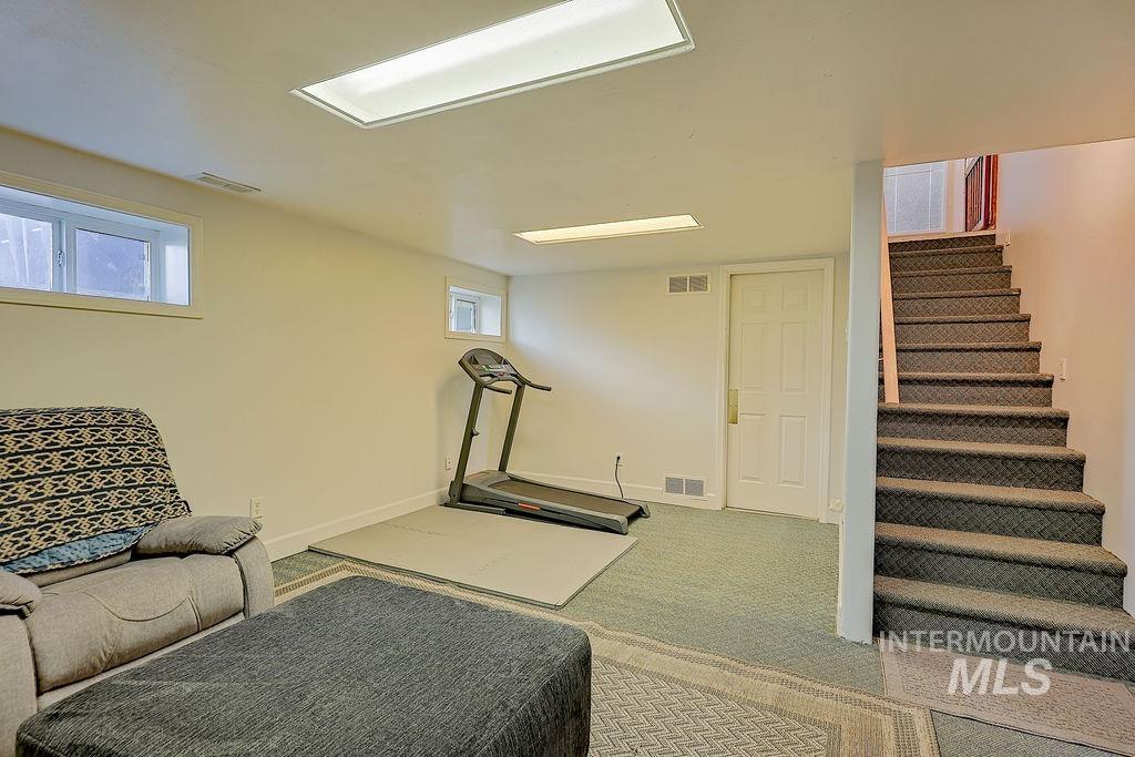 529 7th Ave W Property Photo 20