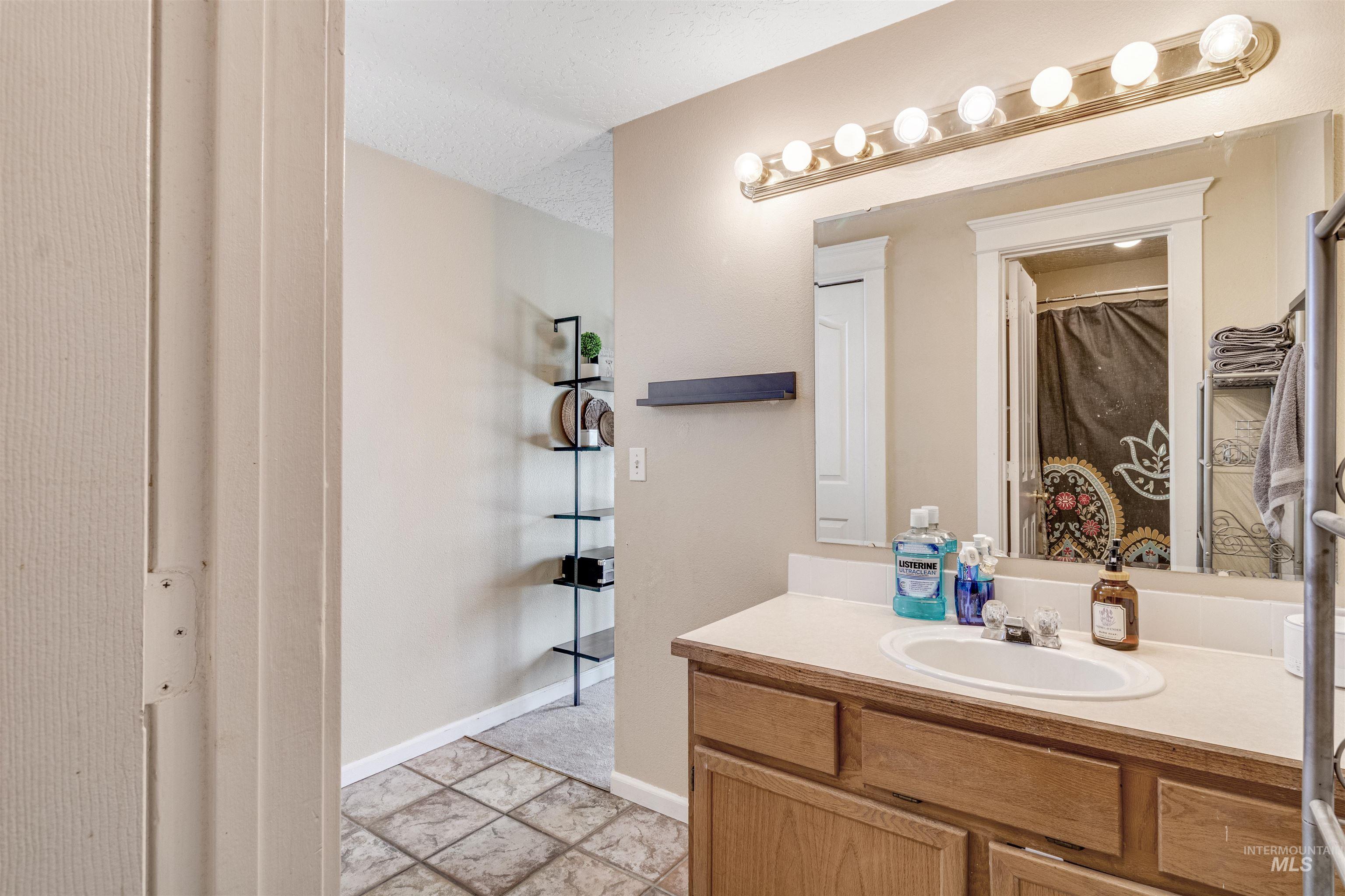 1316 Willow Creek Dr Property Photo 16