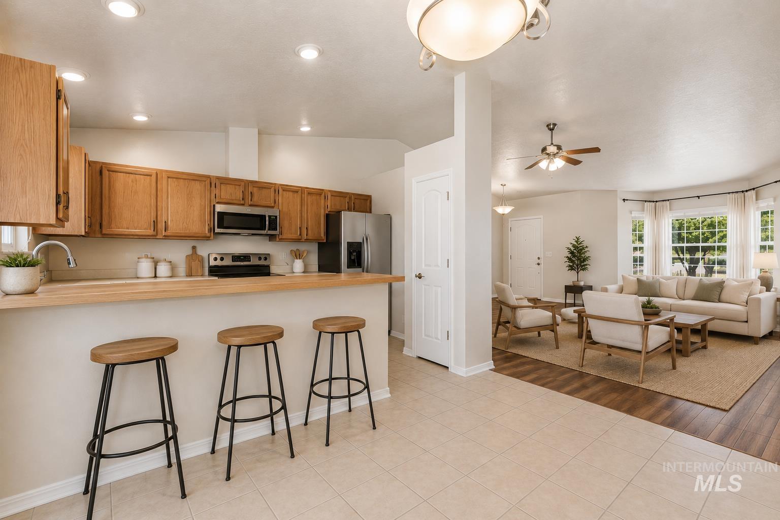 1042 N Stonehenge Way Property Photo 12