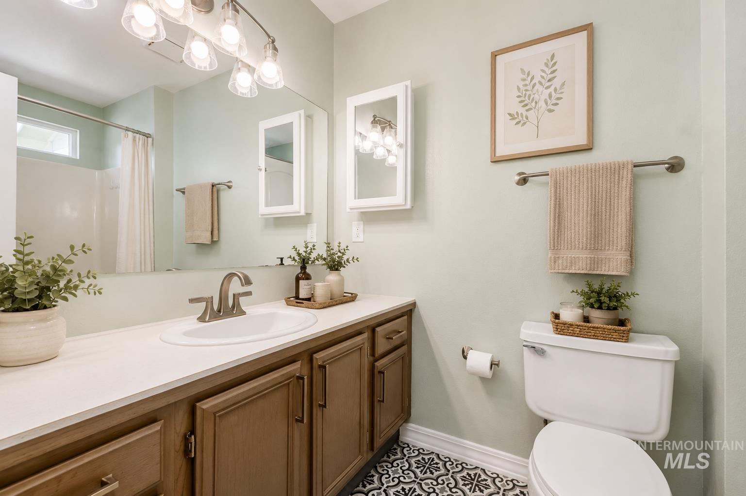 1042 N Stonehenge Way Property Photo 21