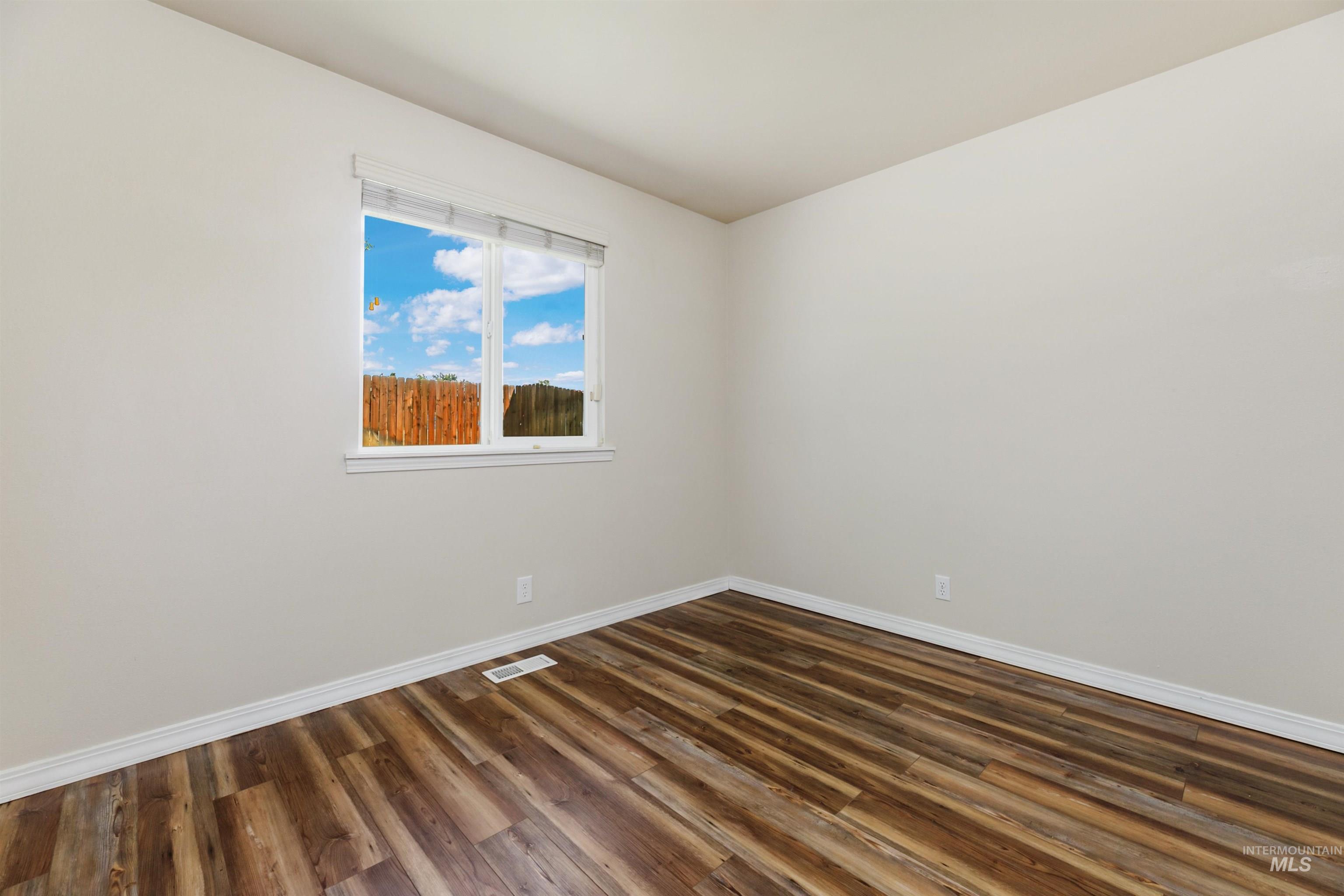 1042 N Stonehenge Way Property Photo 24