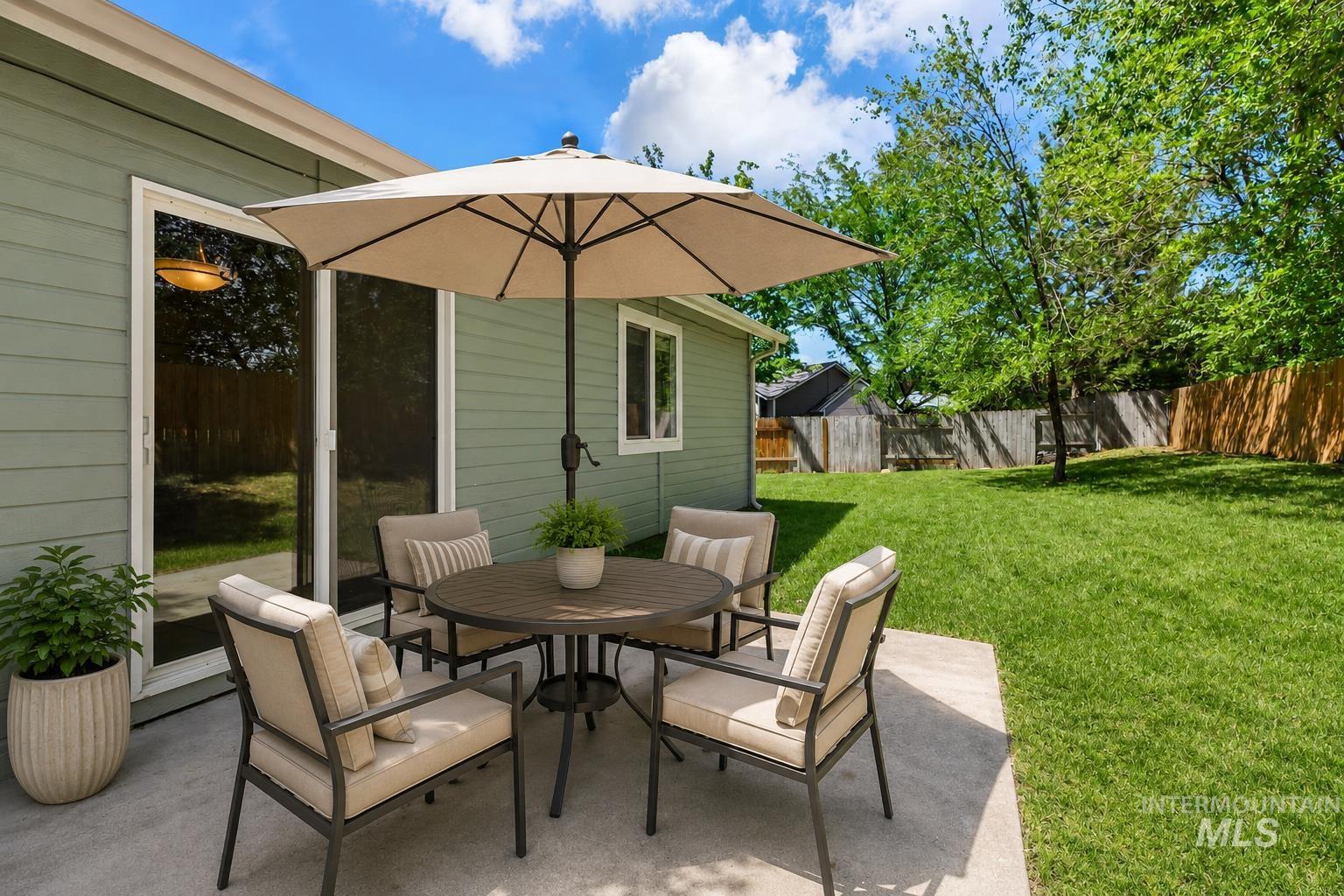 1042 N Stonehenge Way Property Photo 27