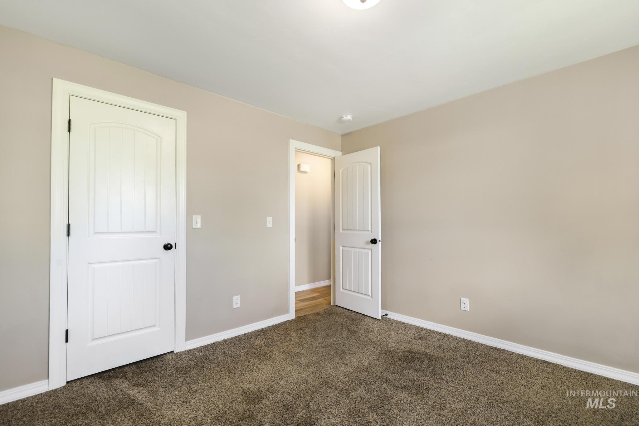 647 King Circle Dr Property Photo 14