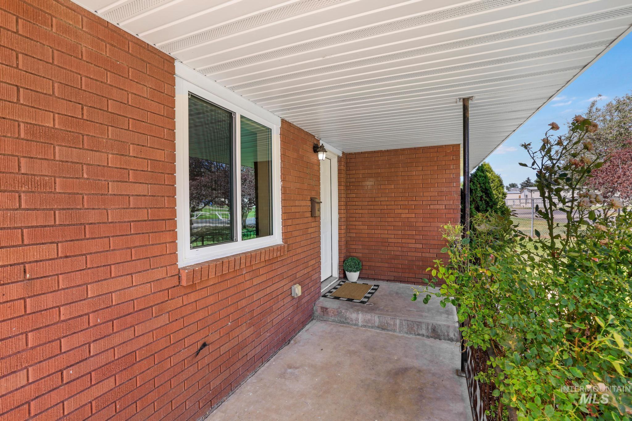 647 King Circle Dr Property Photo 22