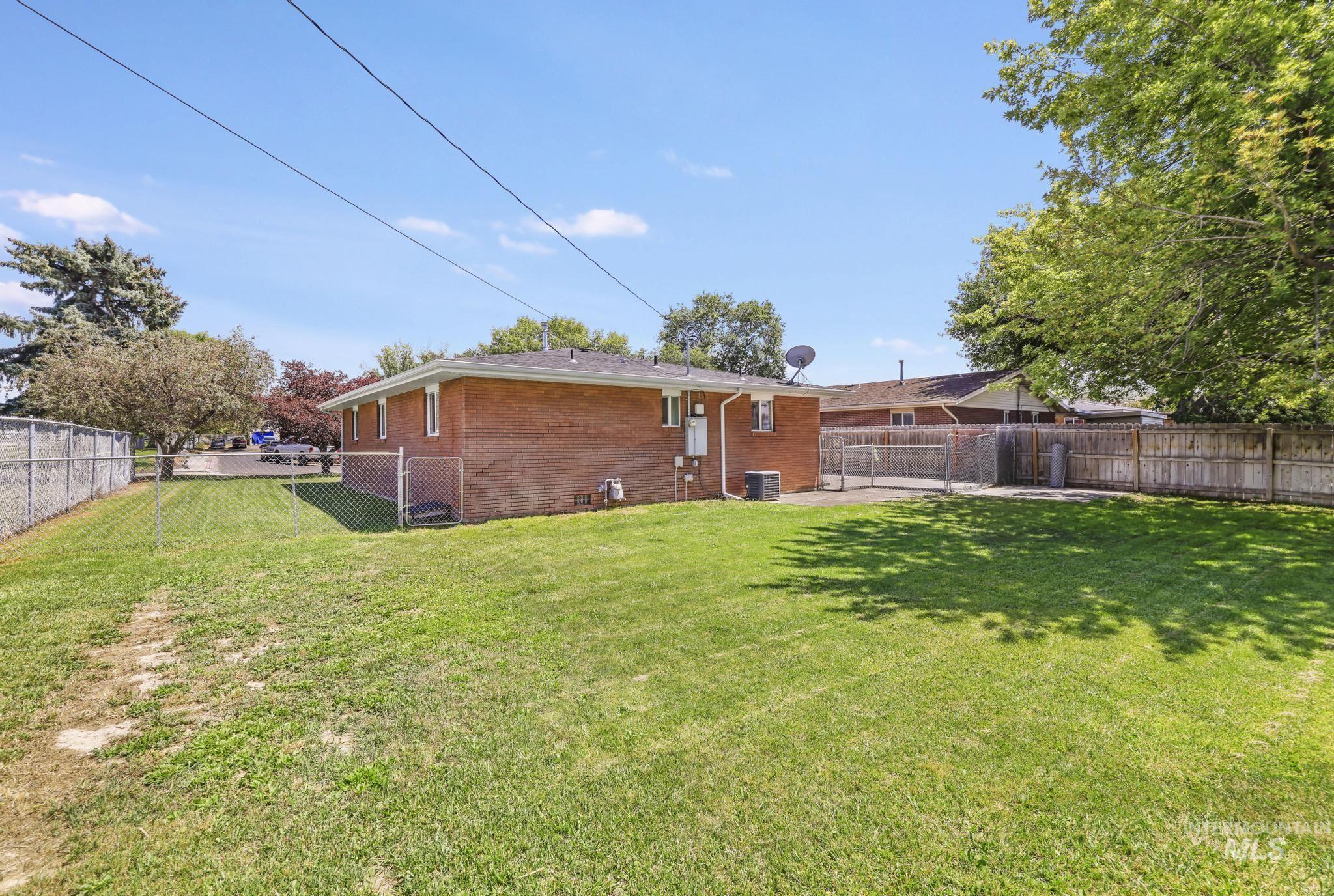 647 King Circle Dr Property Photo 25